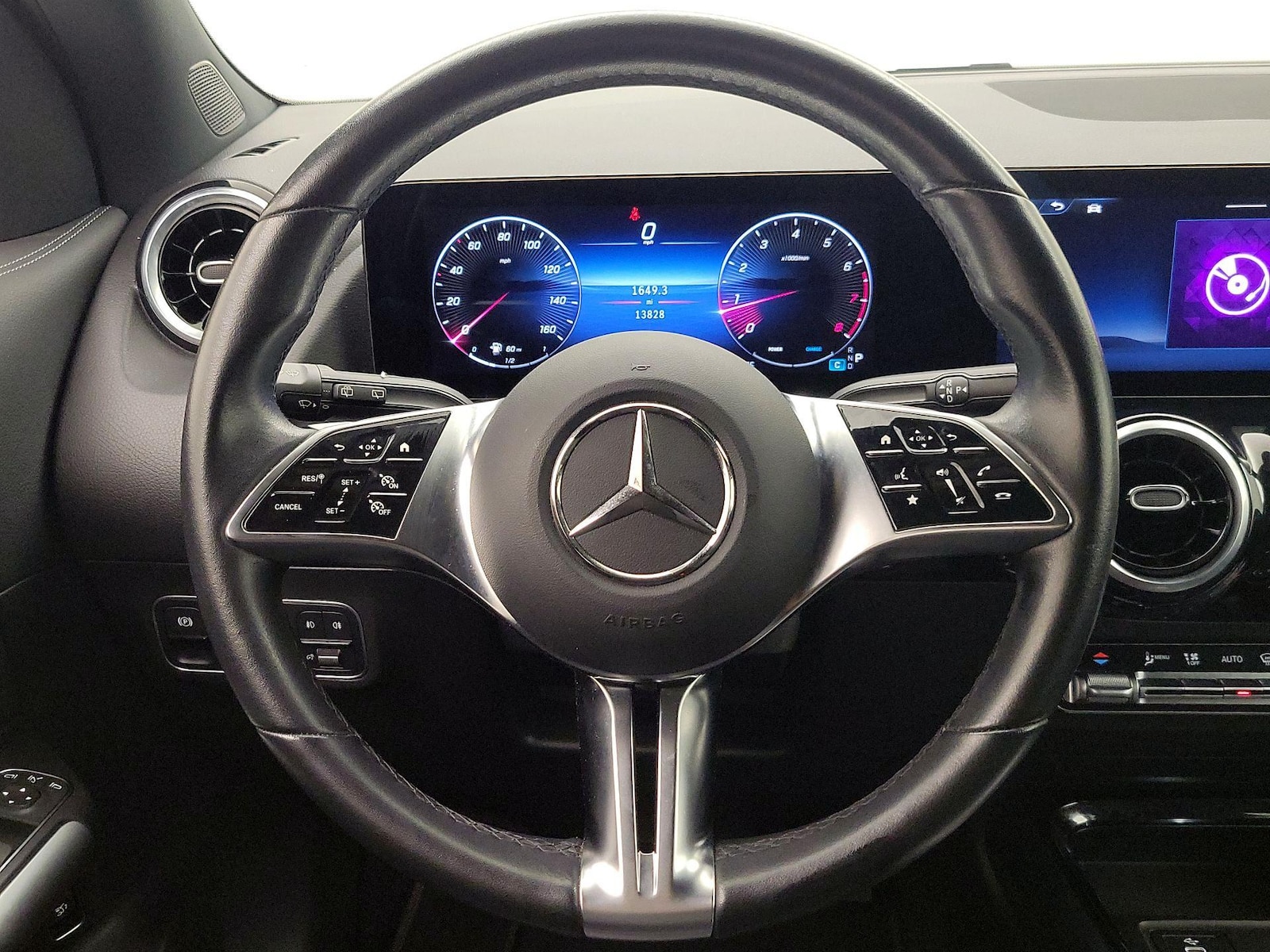 2025 Mercedes-Benz GLA GLA250 - Photo 11