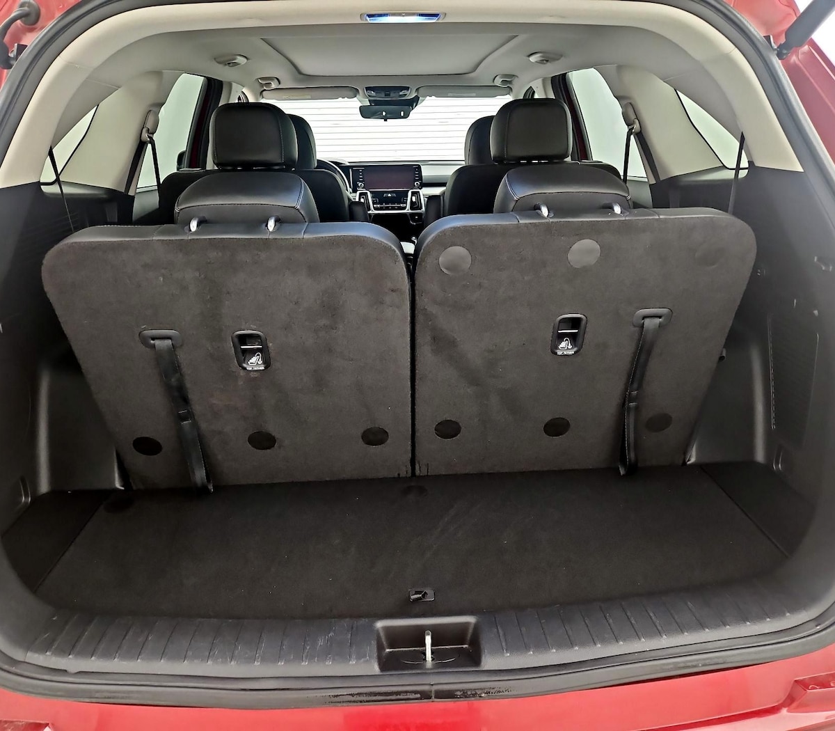 Trunk/Cargo (Seats Up)