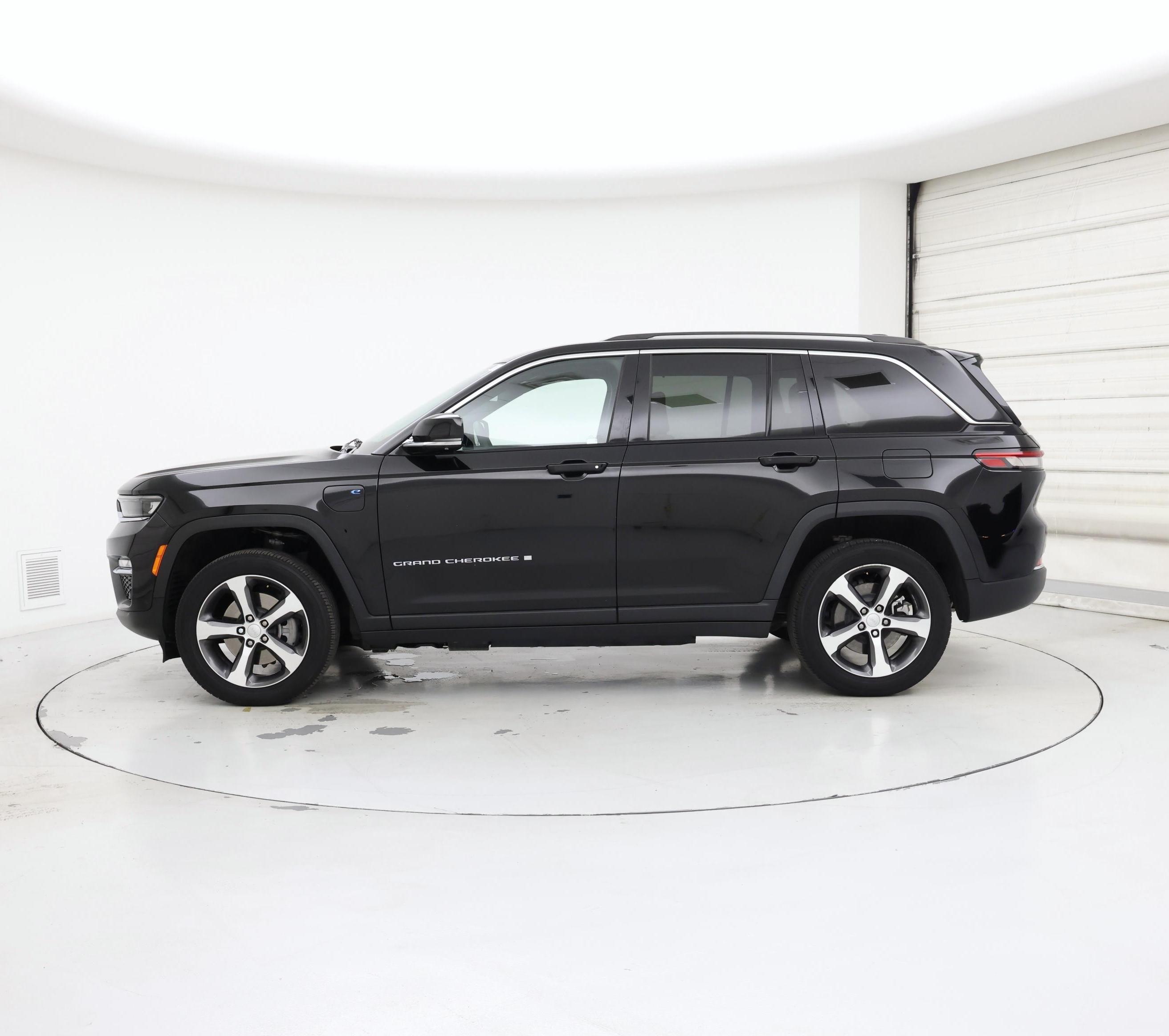 Thumbnail: 2023 Jeep Grand Cherokee - 3