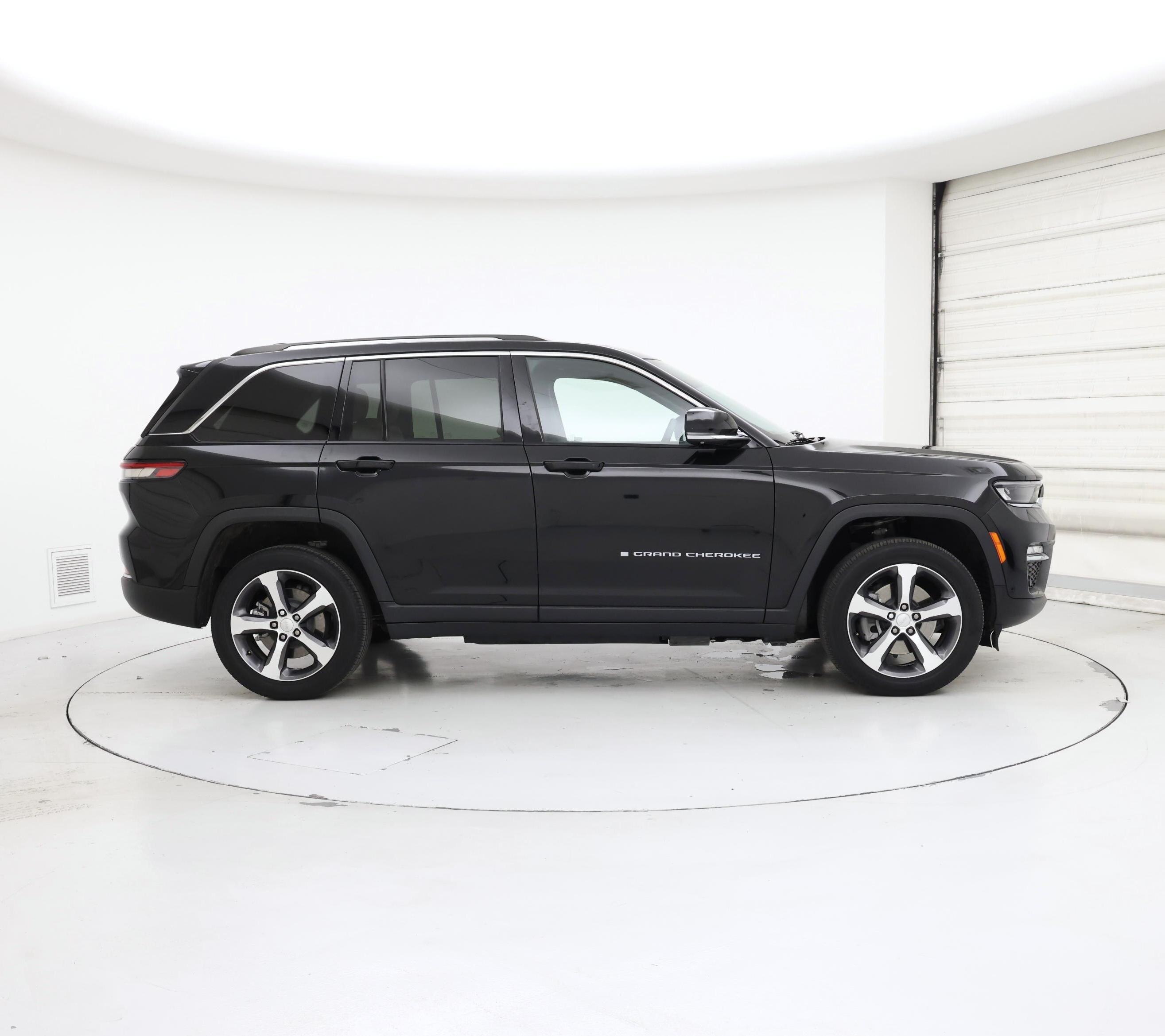 Thumbnail: 2023 Jeep Grand Cherokee - 7
