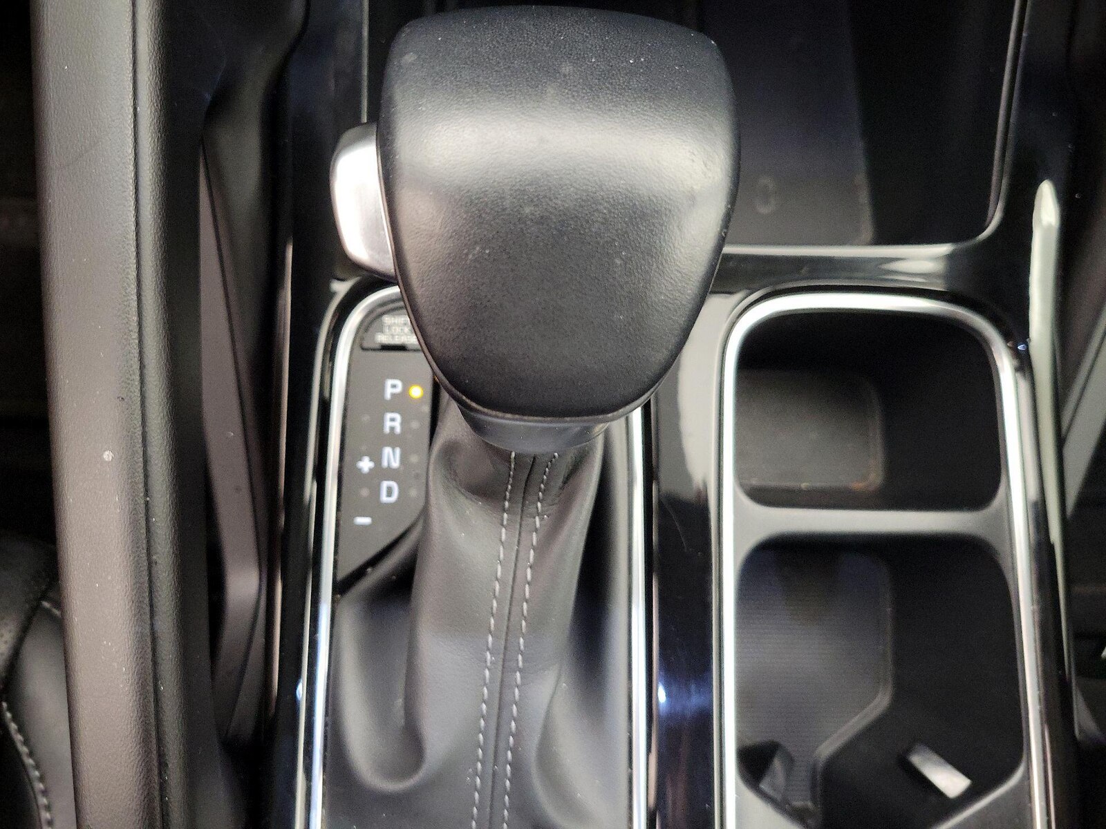 2025 Kia Telluride S - Photo 18