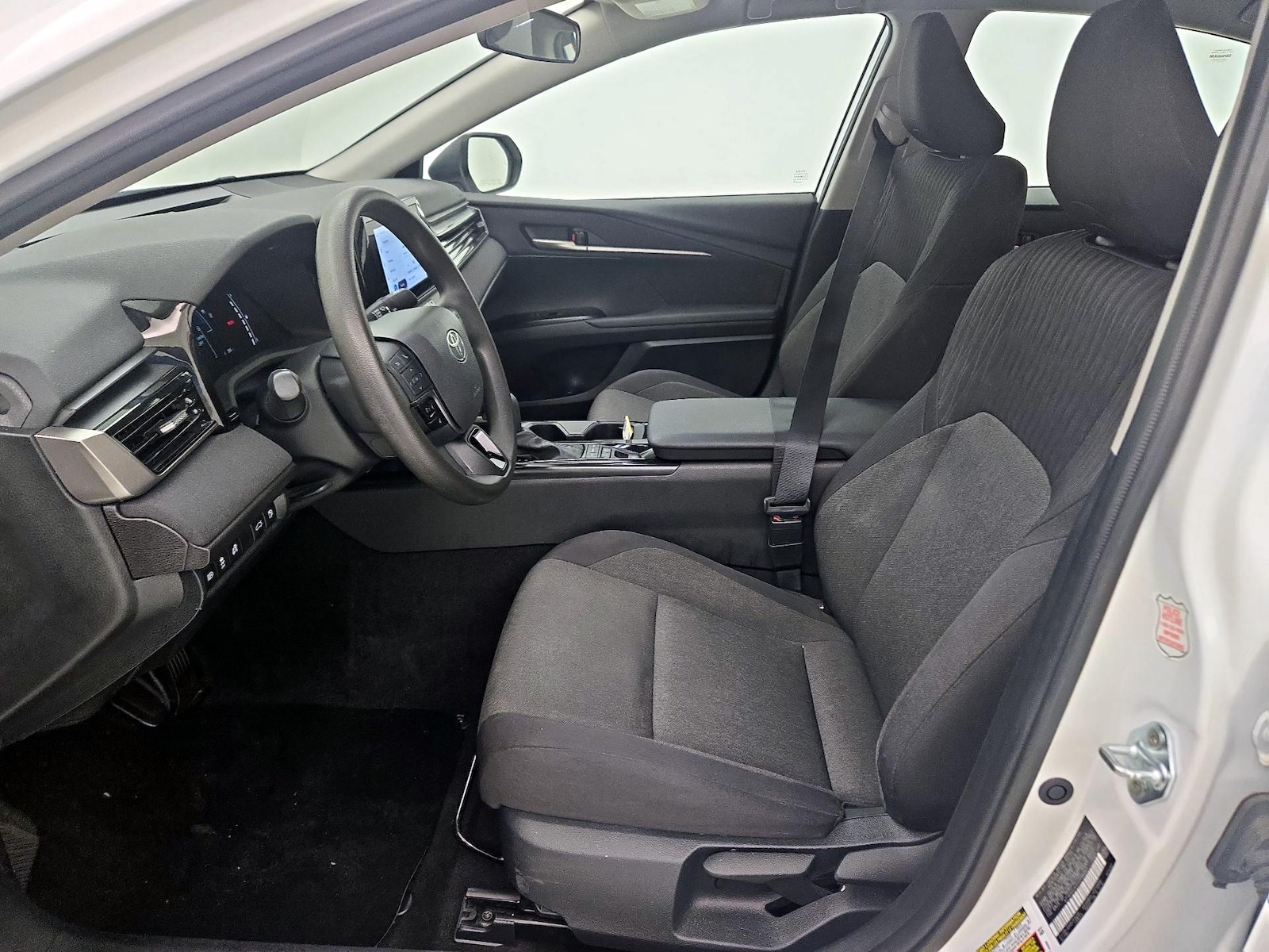 2025 Toyota Camry LE - Photo 12