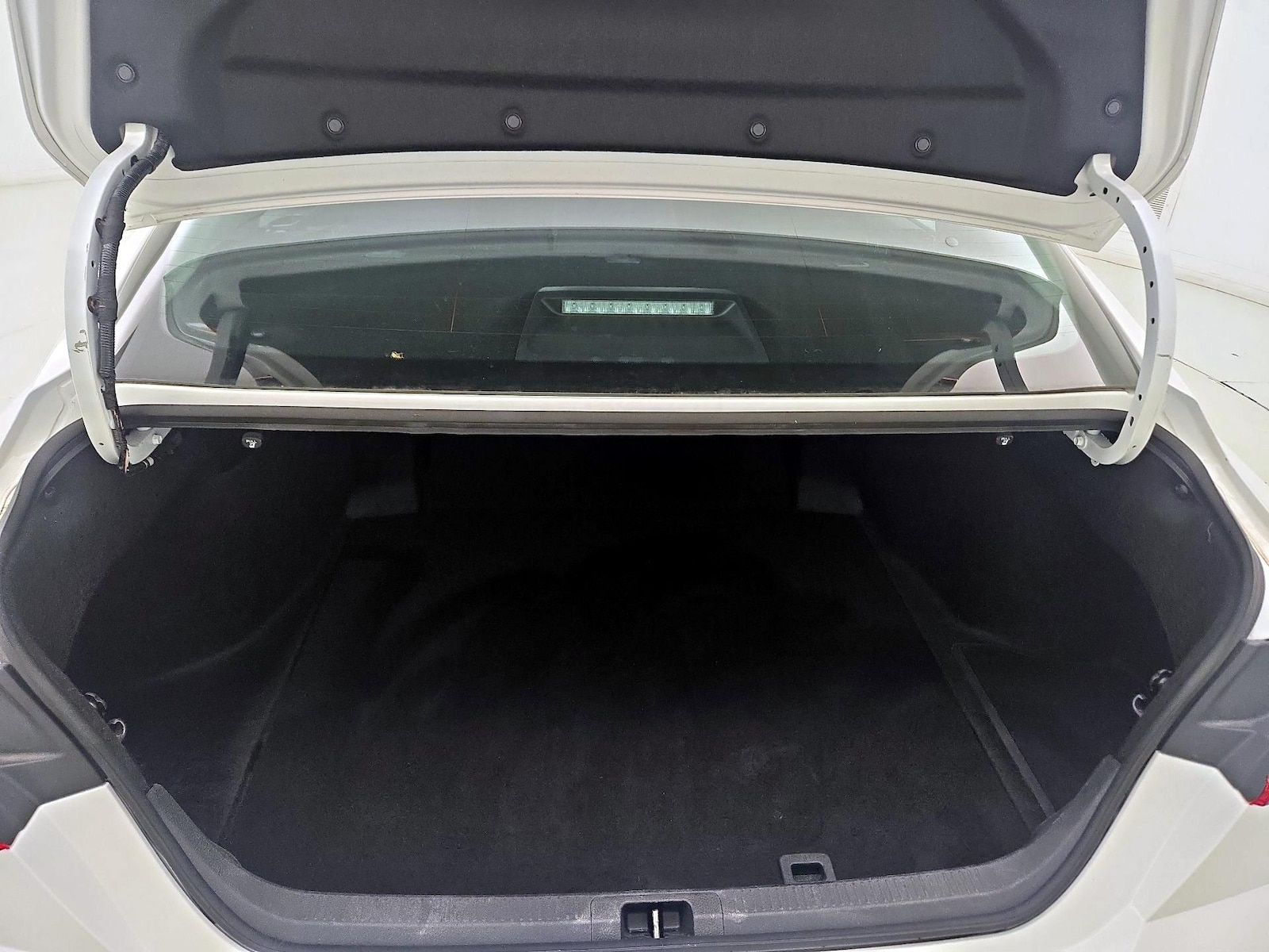 2025 Toyota Camry LE - Photo 21