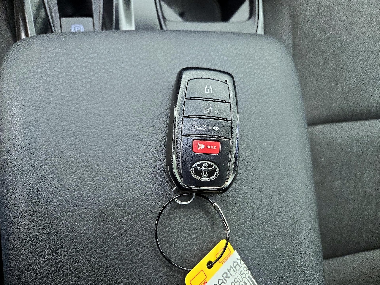 2025 Toyota Camry LE - Photo 23