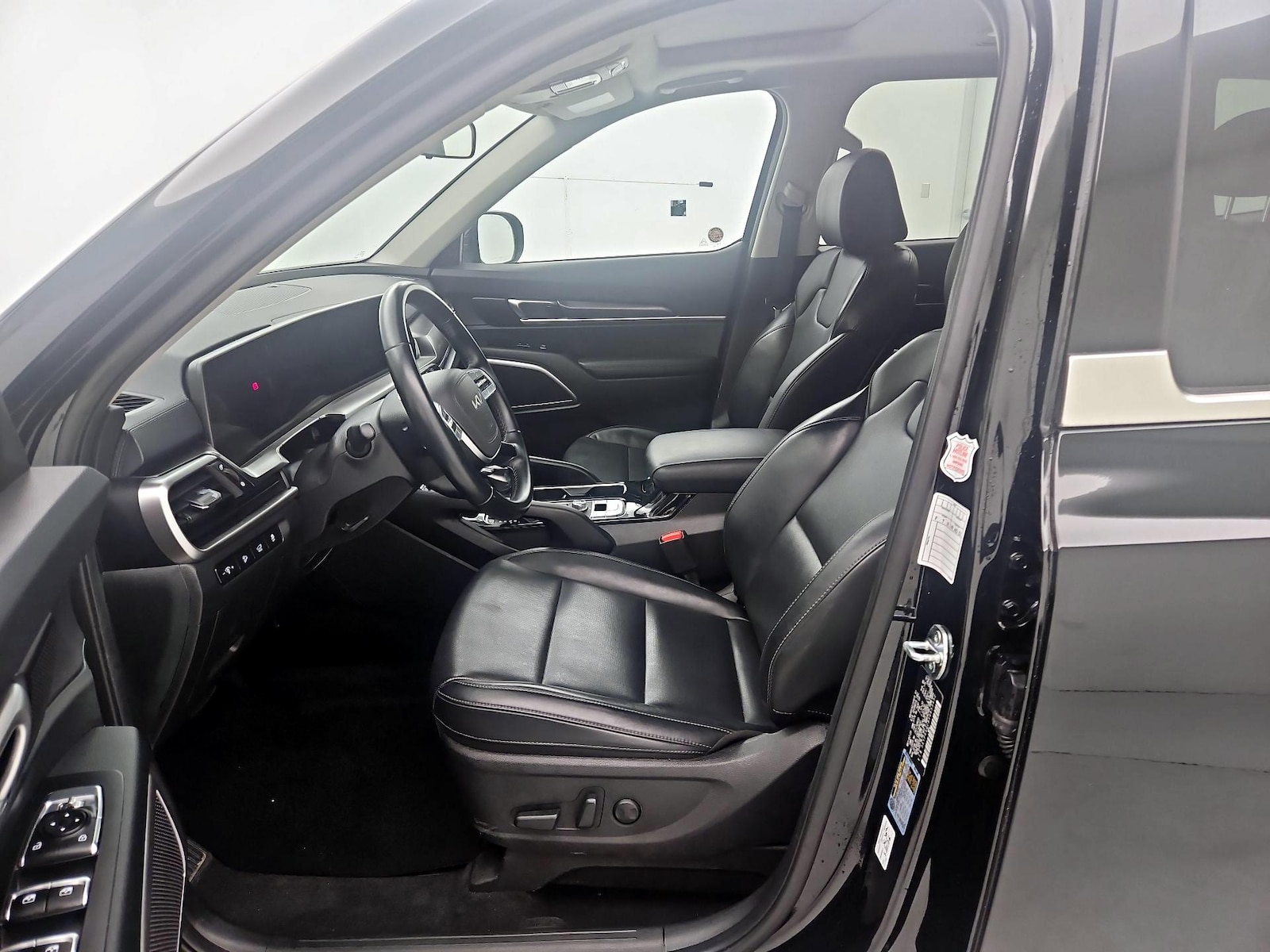 2025 Kia Telluride S - Photo 10