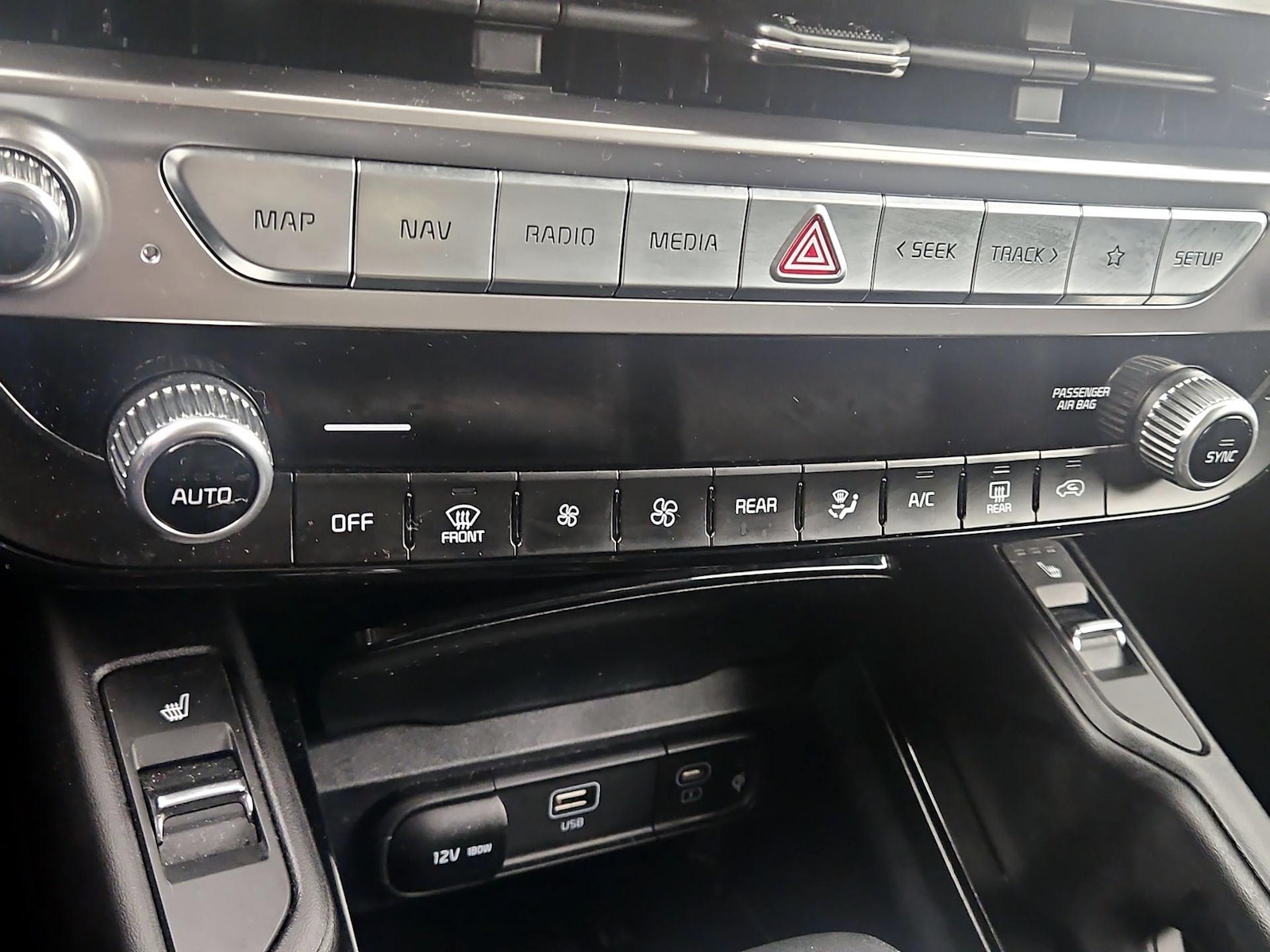 2025 Kia Telluride S - Photo 15