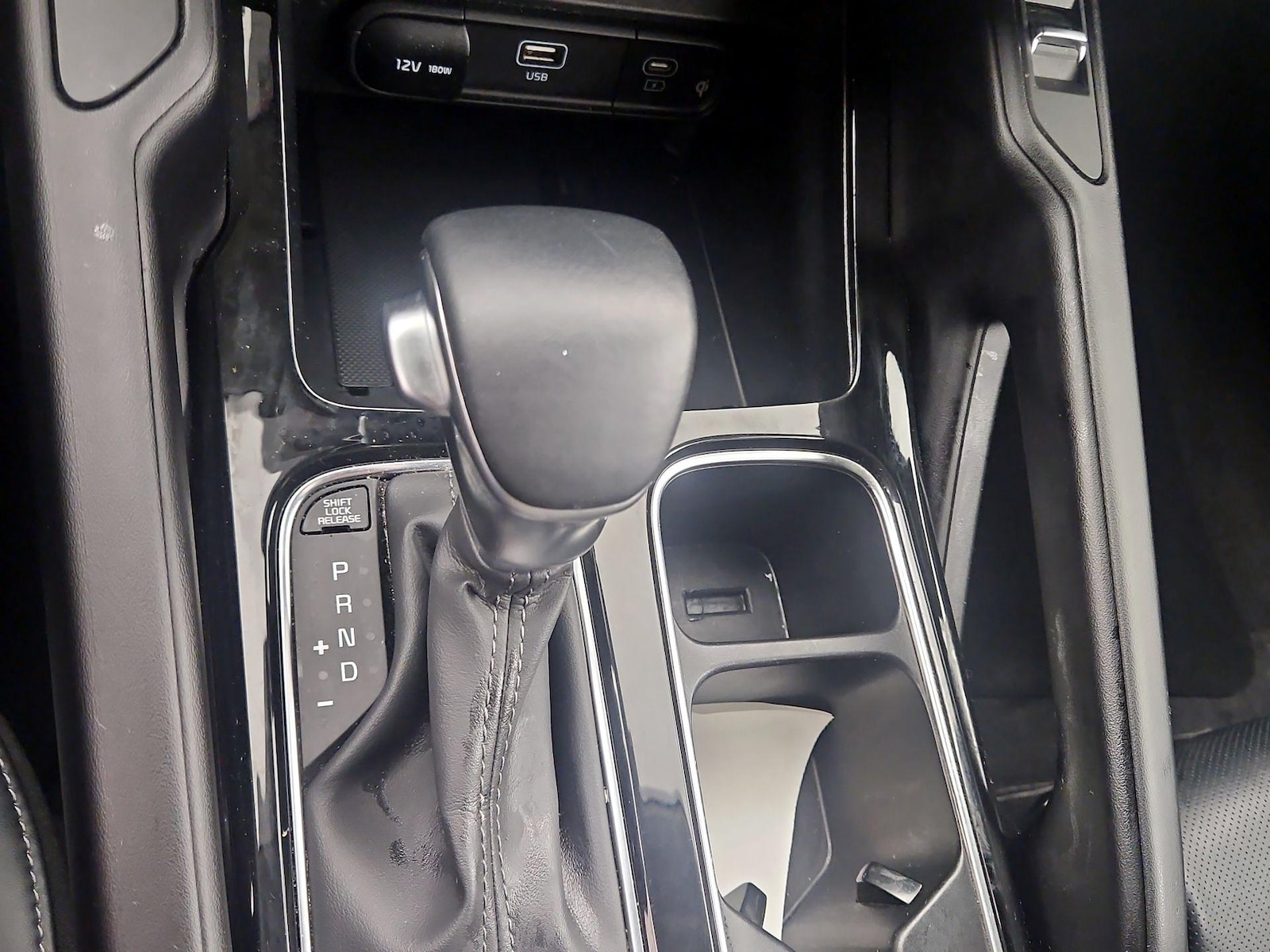 2025 Kia Telluride S - Photo 16
