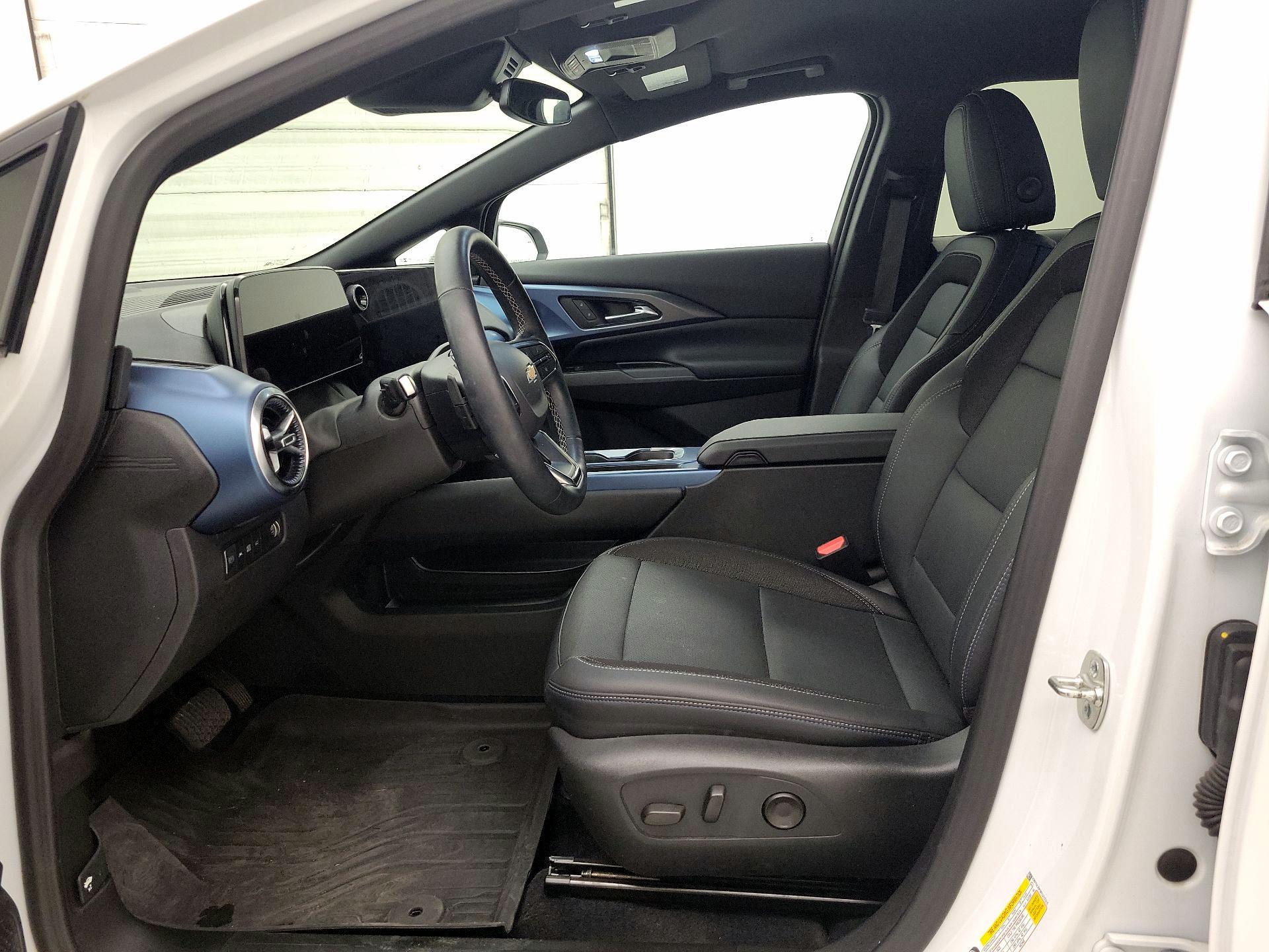 Thumbnail: 2024 Chevrolet Equinox - 11