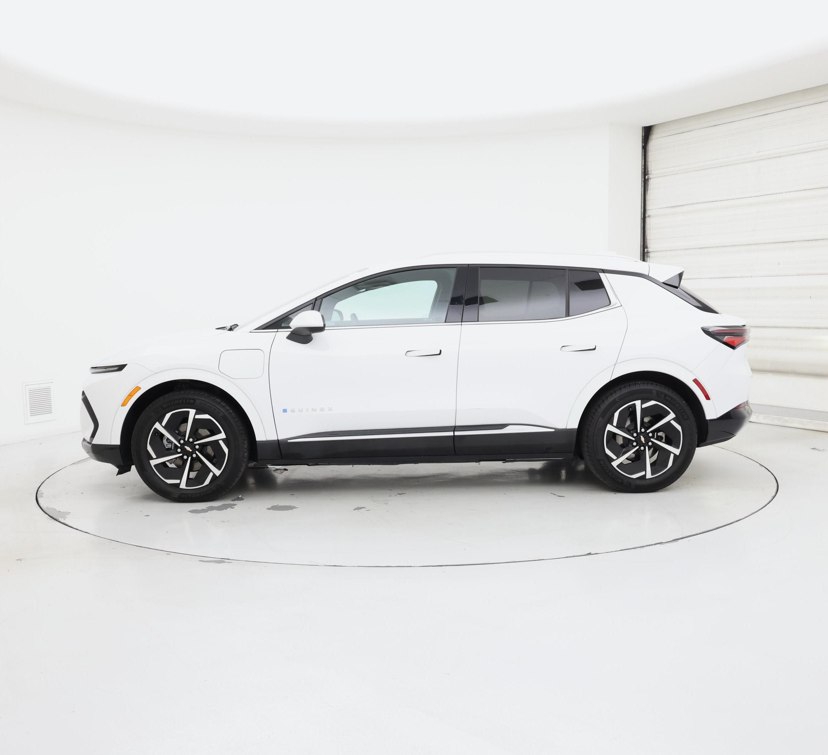 Thumbnail: 2024 Chevrolet Equinox - 3