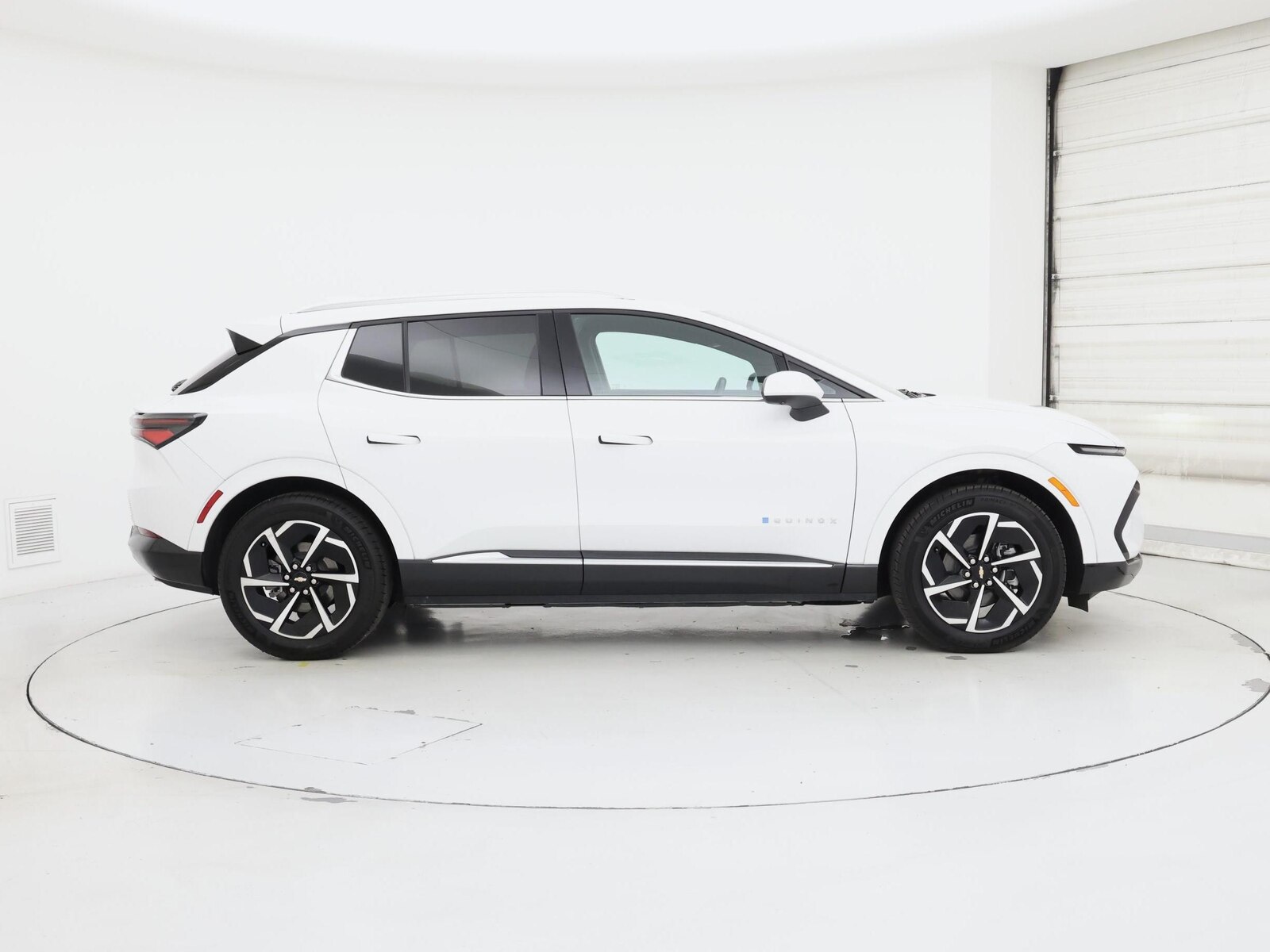 2024 Chevrolet Equinox EV LT - Photo 8