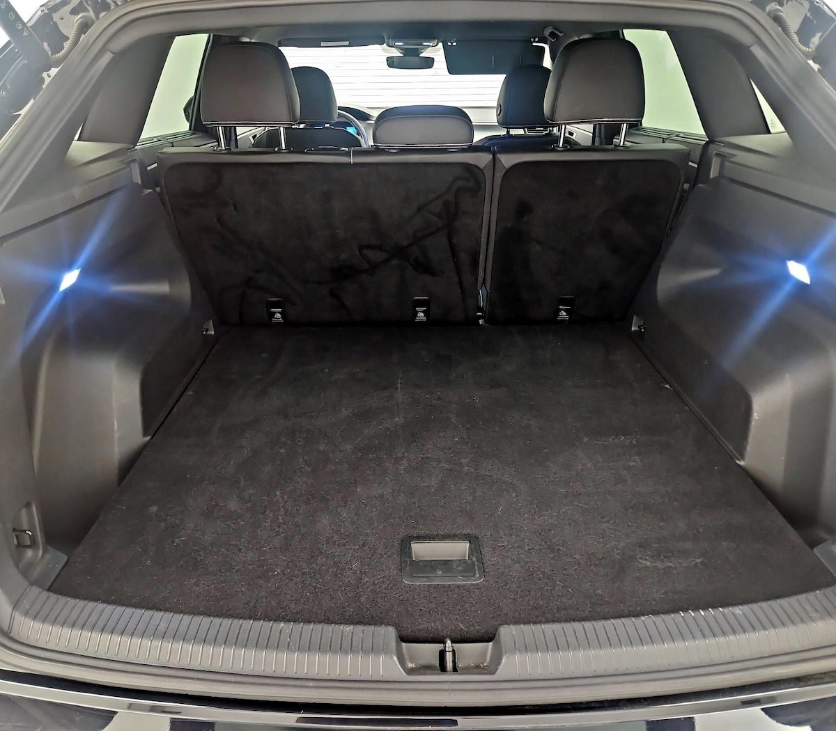 Trunk/Cargo (Seats Up)