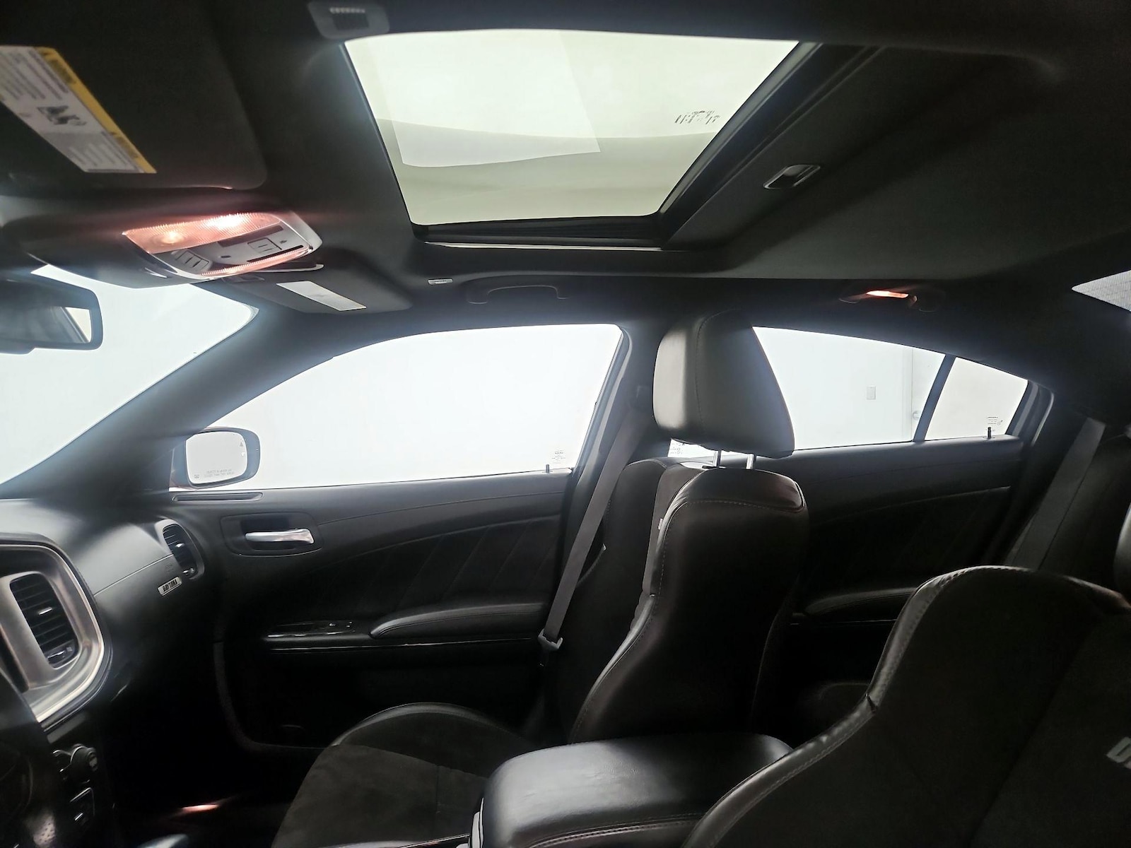 Sunroof(s) & Overhead Airbags