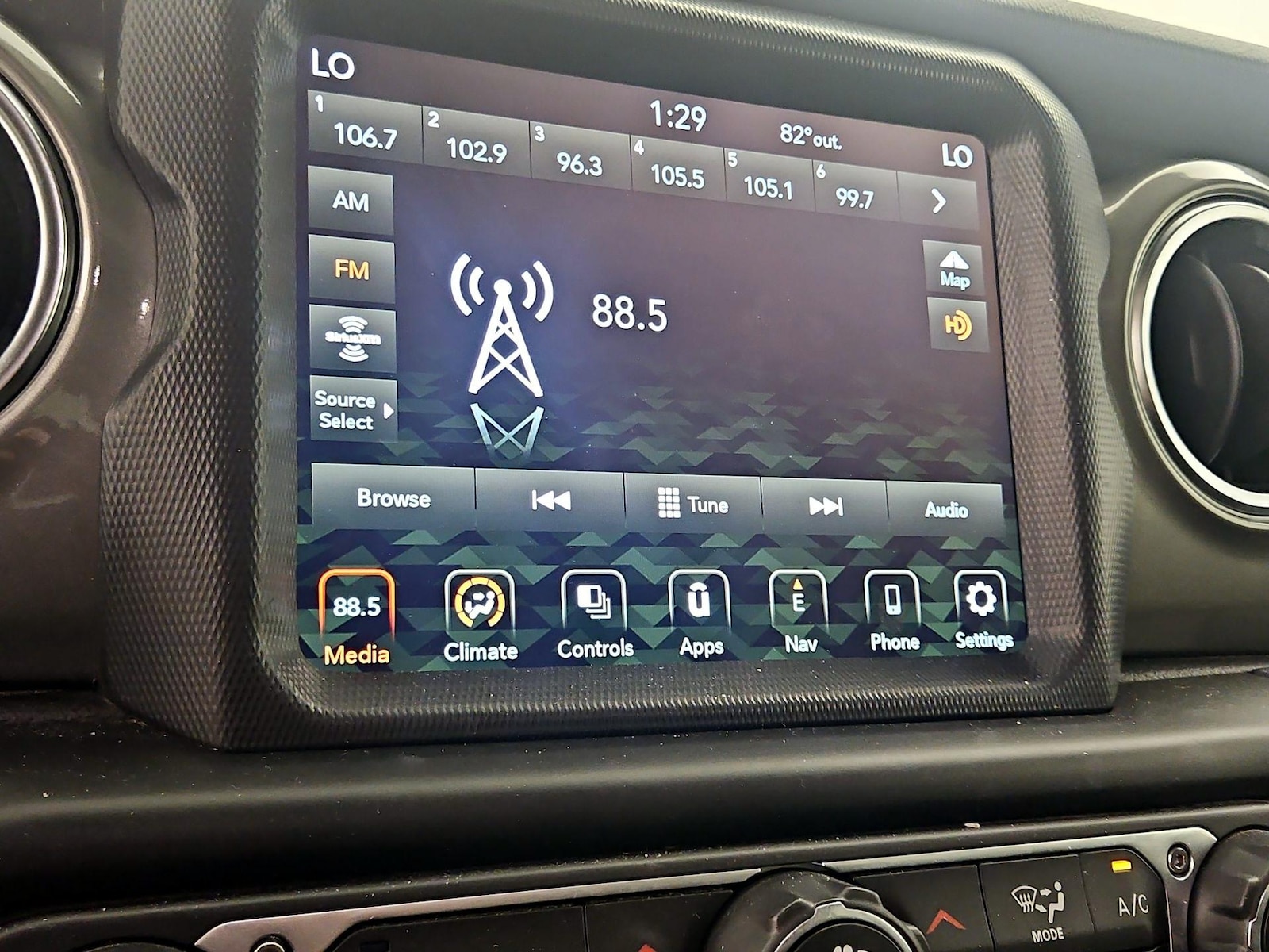 2021 Jeep Wrangler Unlimited Sahara - Photo 17