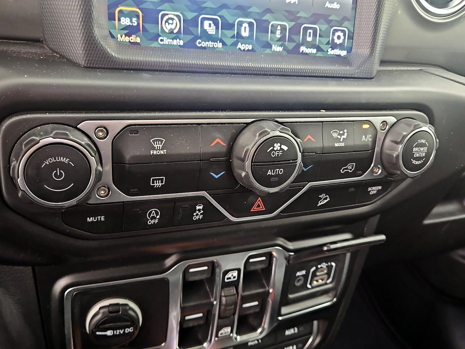2021 Jeep Wrangler Unlimited Sahara - Photo 18