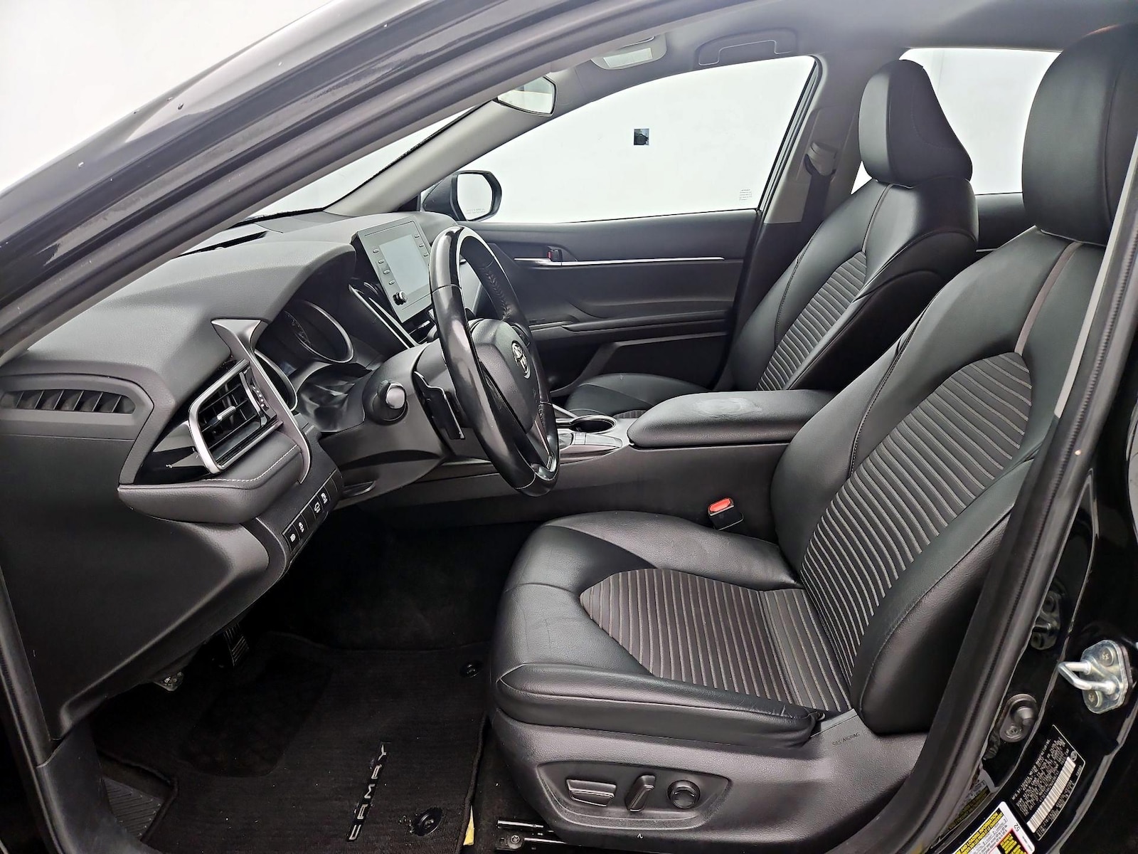 Power Seat(s) & Side Airbags