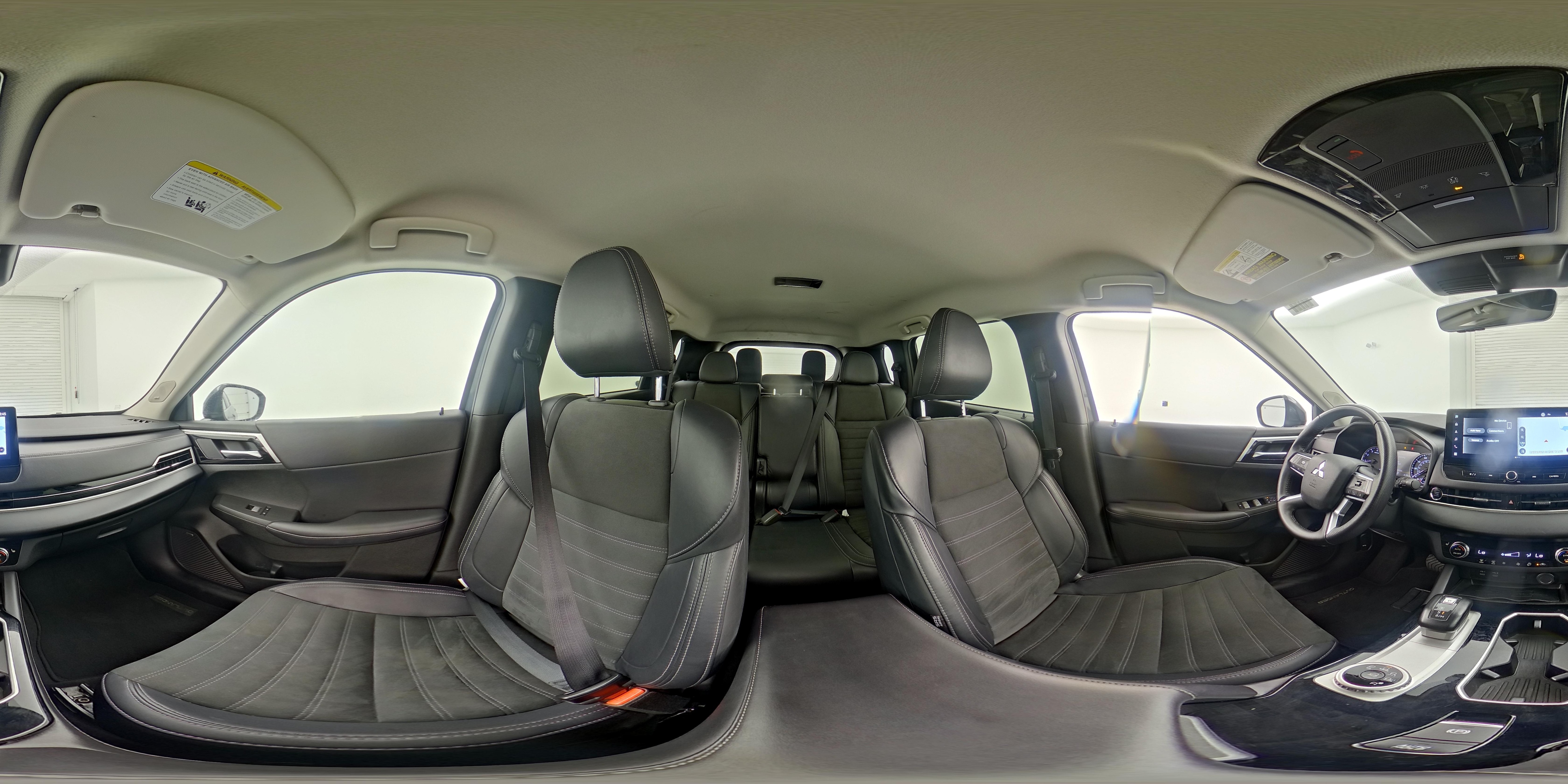2025 Mitsubishi Outlander SE - Photo 26