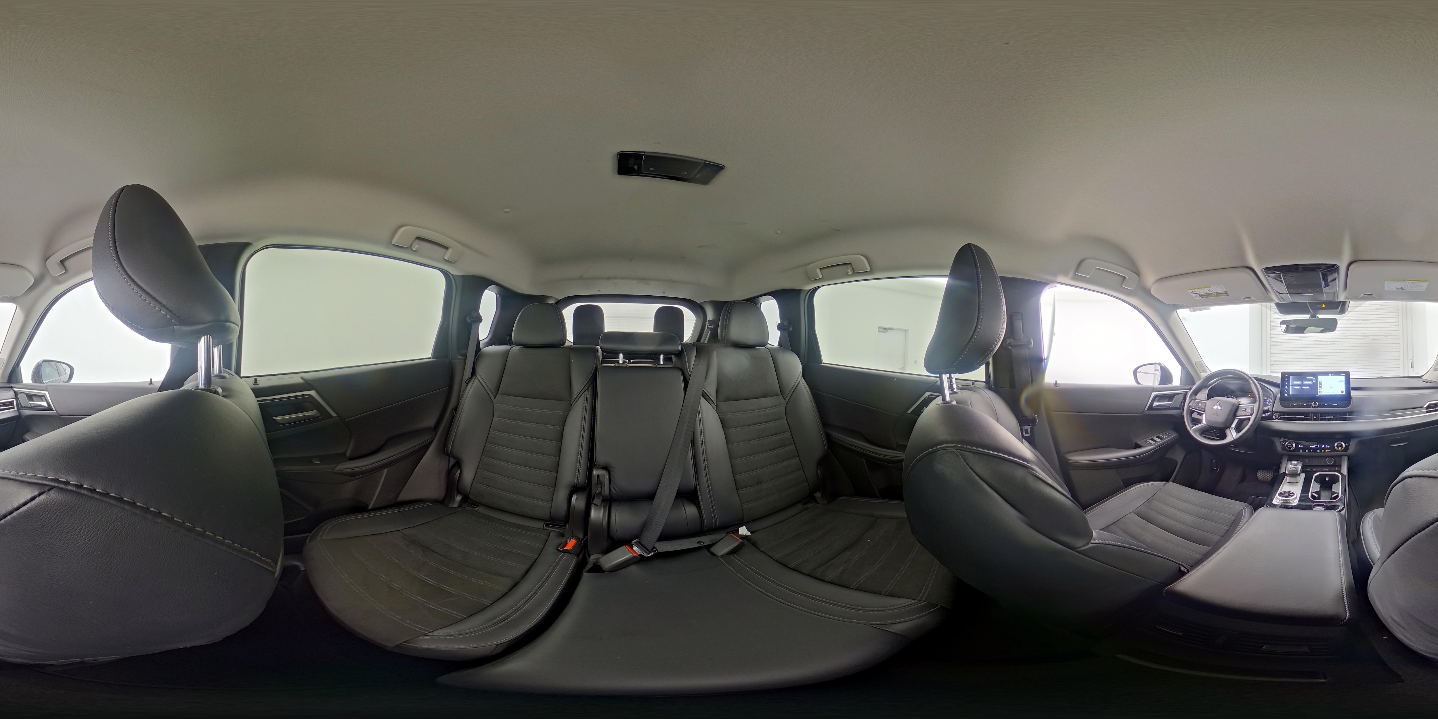 2025 Mitsubishi Outlander SE - Photo 27