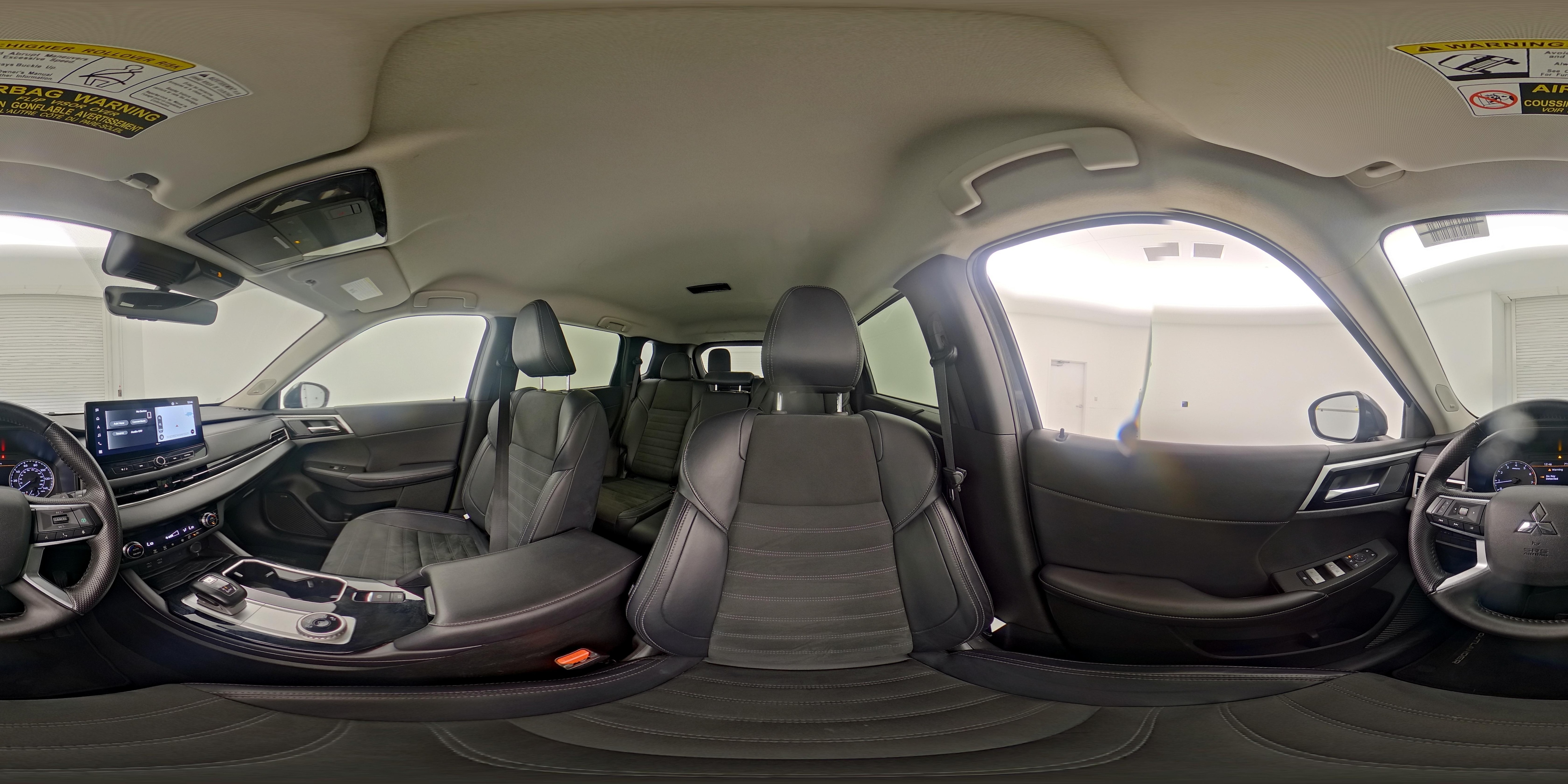 2025 Mitsubishi Outlander SE - Photo 28