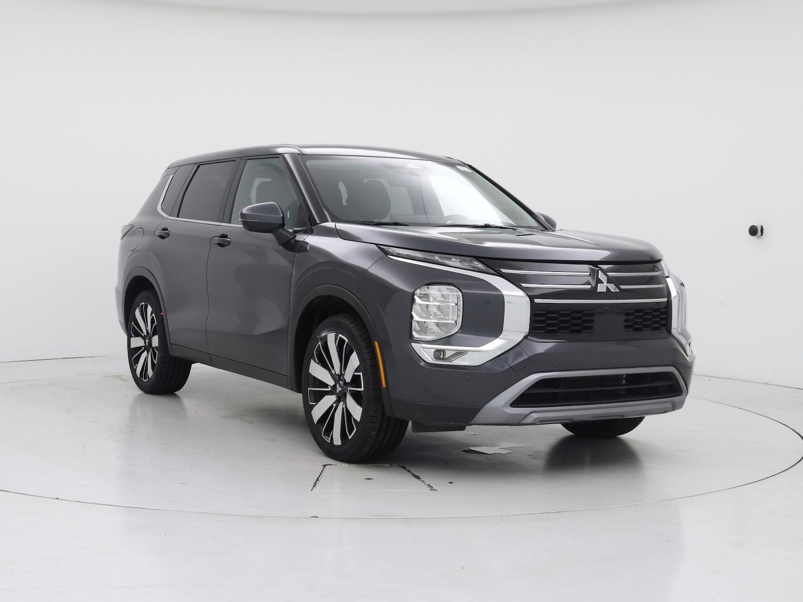 2025 Mitsubishi Outlander SE - Photo 2