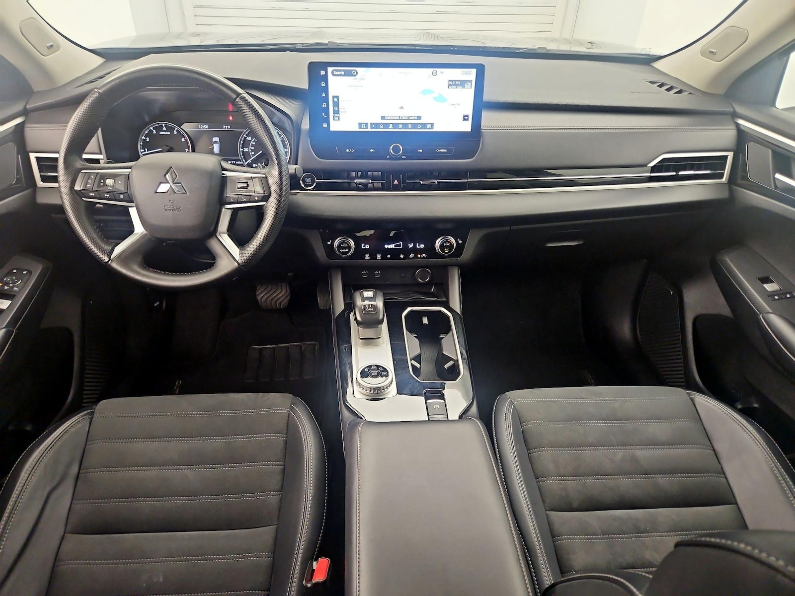 2025 Mitsubishi Outlander SE - Photo 10