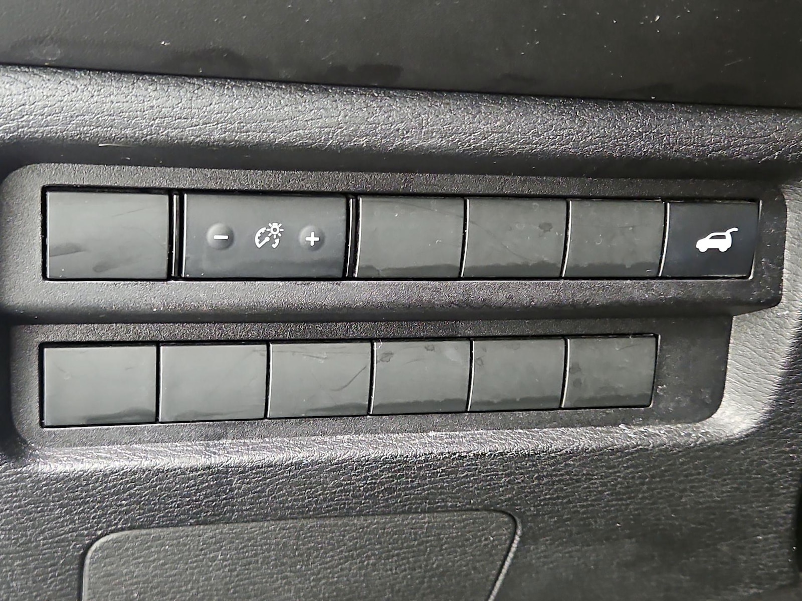 2025 Mitsubishi Outlander SE - Photo 14