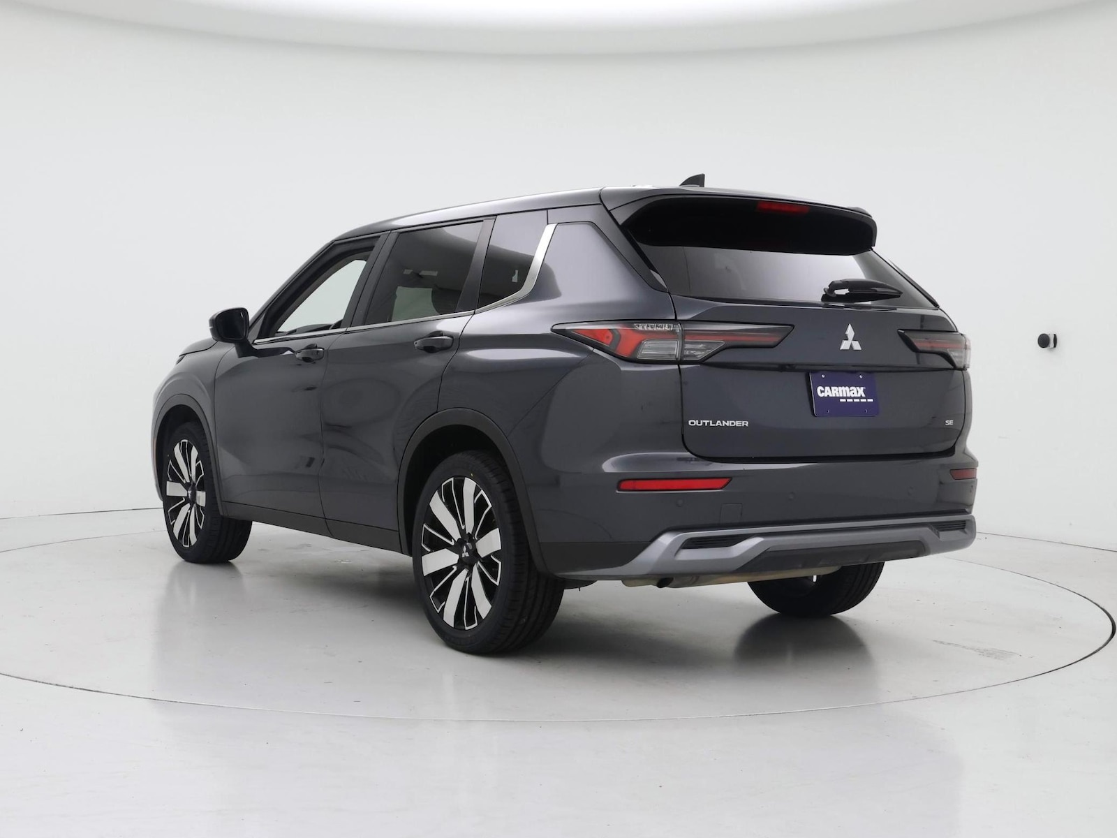 2025 Mitsubishi Outlander SE - Photo 3