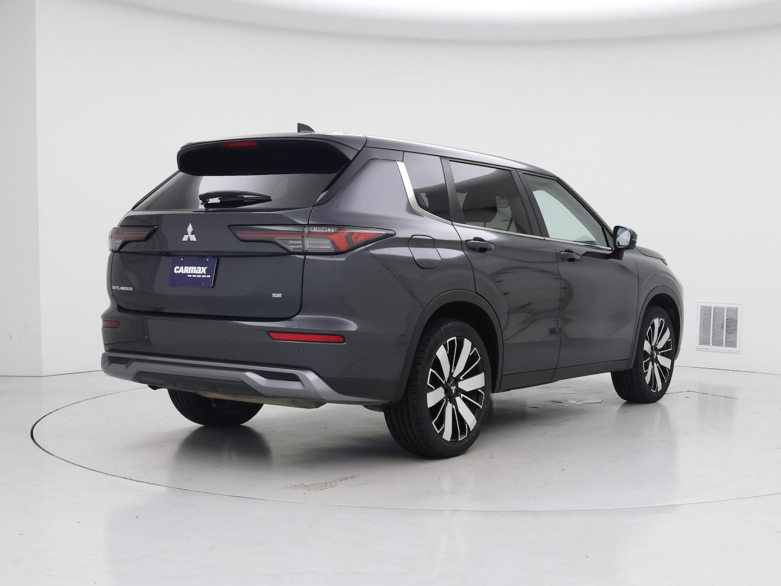 2025 Mitsubishi Outlander SE - Photo 9