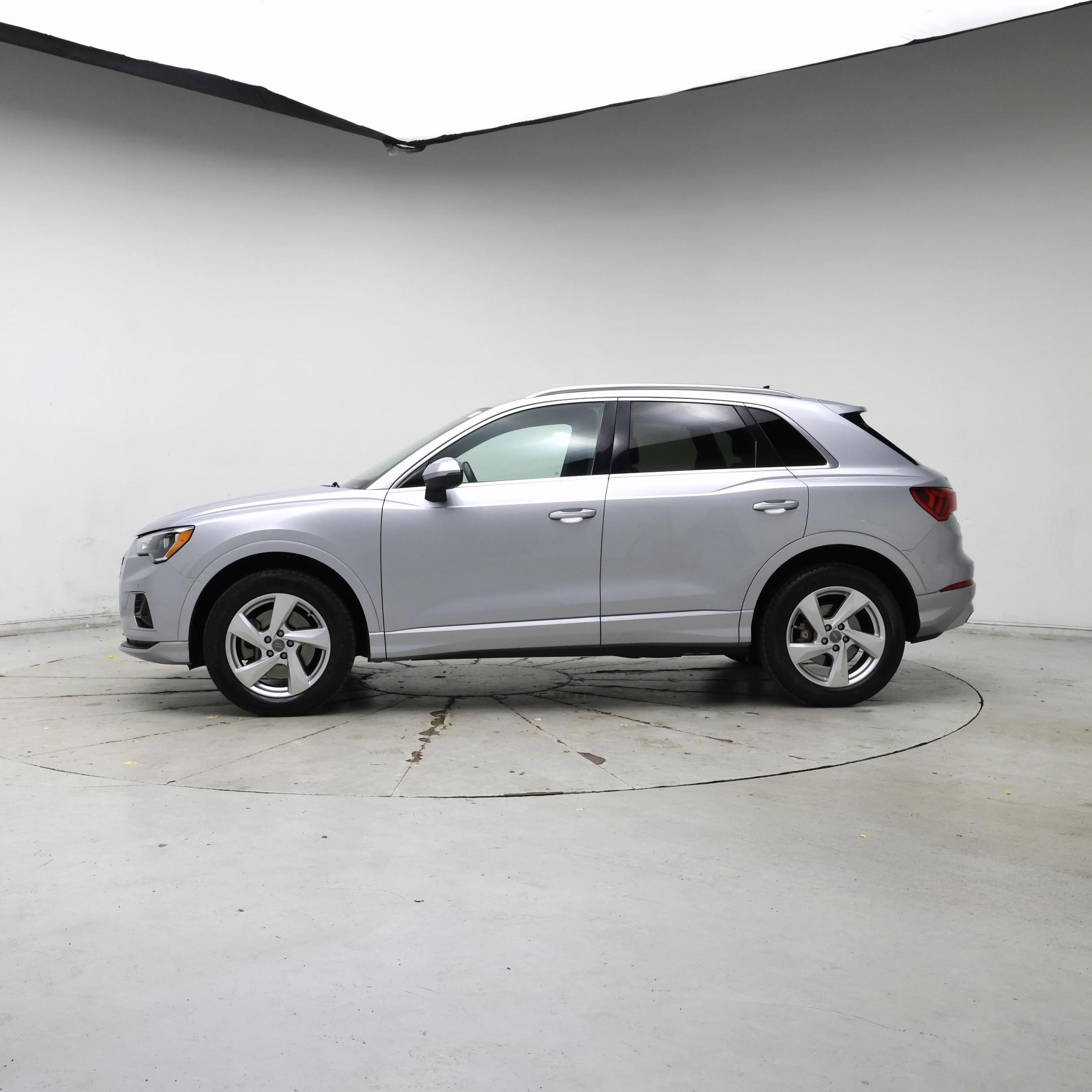 Thumbnail: 2020 Audi Q3 - 3