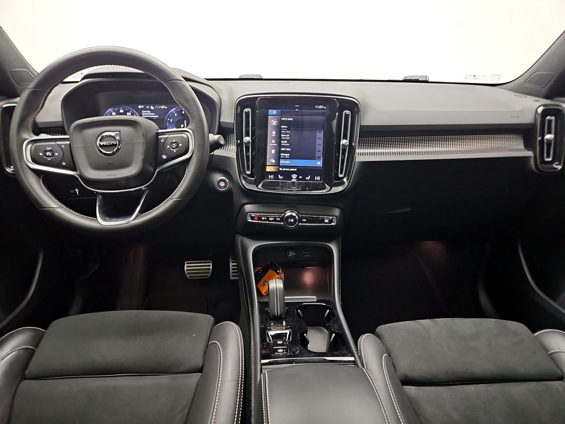 Thumbnail: 2021 Volvo XC40 - 9