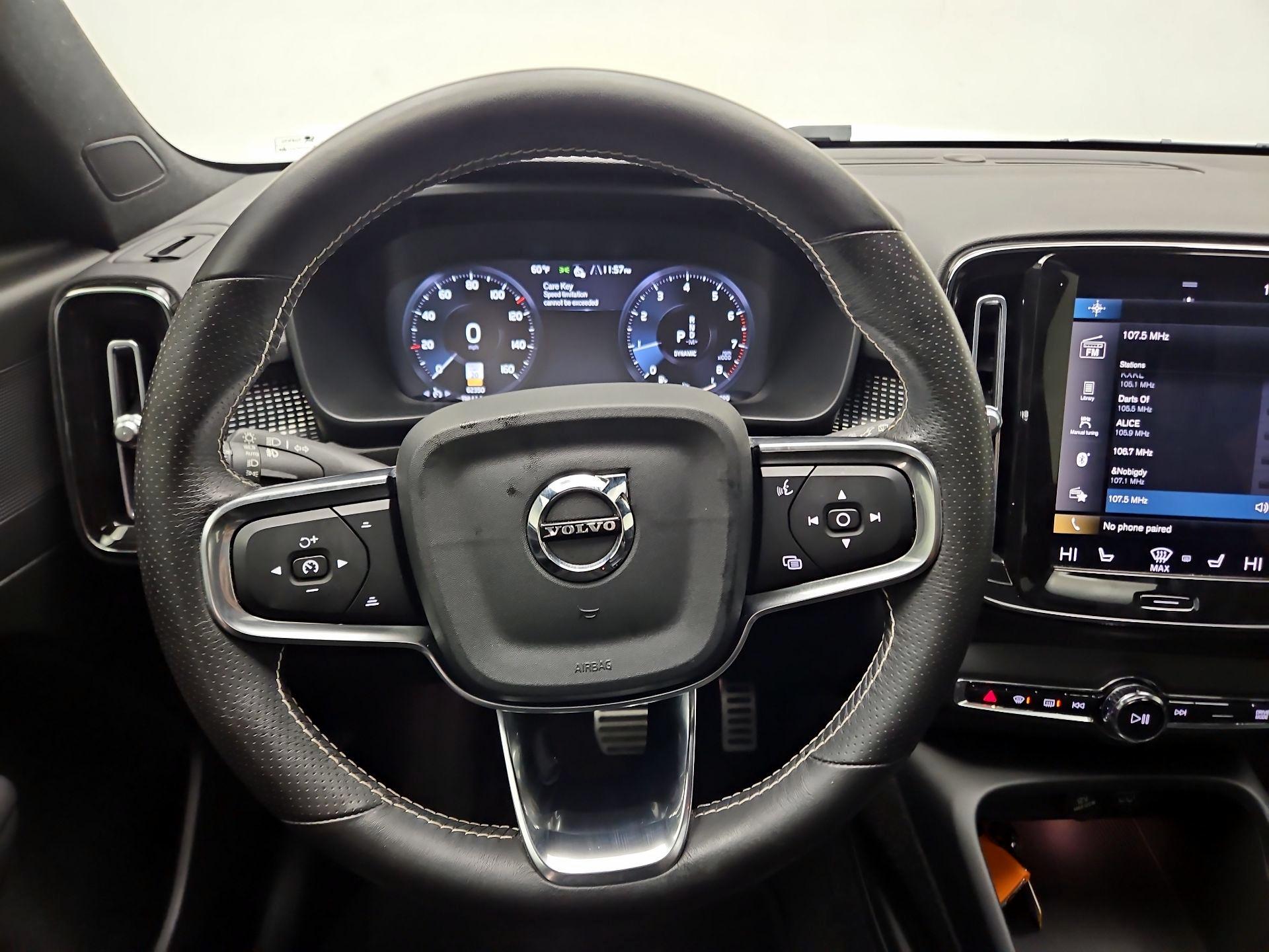 Thumbnail: 2021 Volvo XC40 - 10