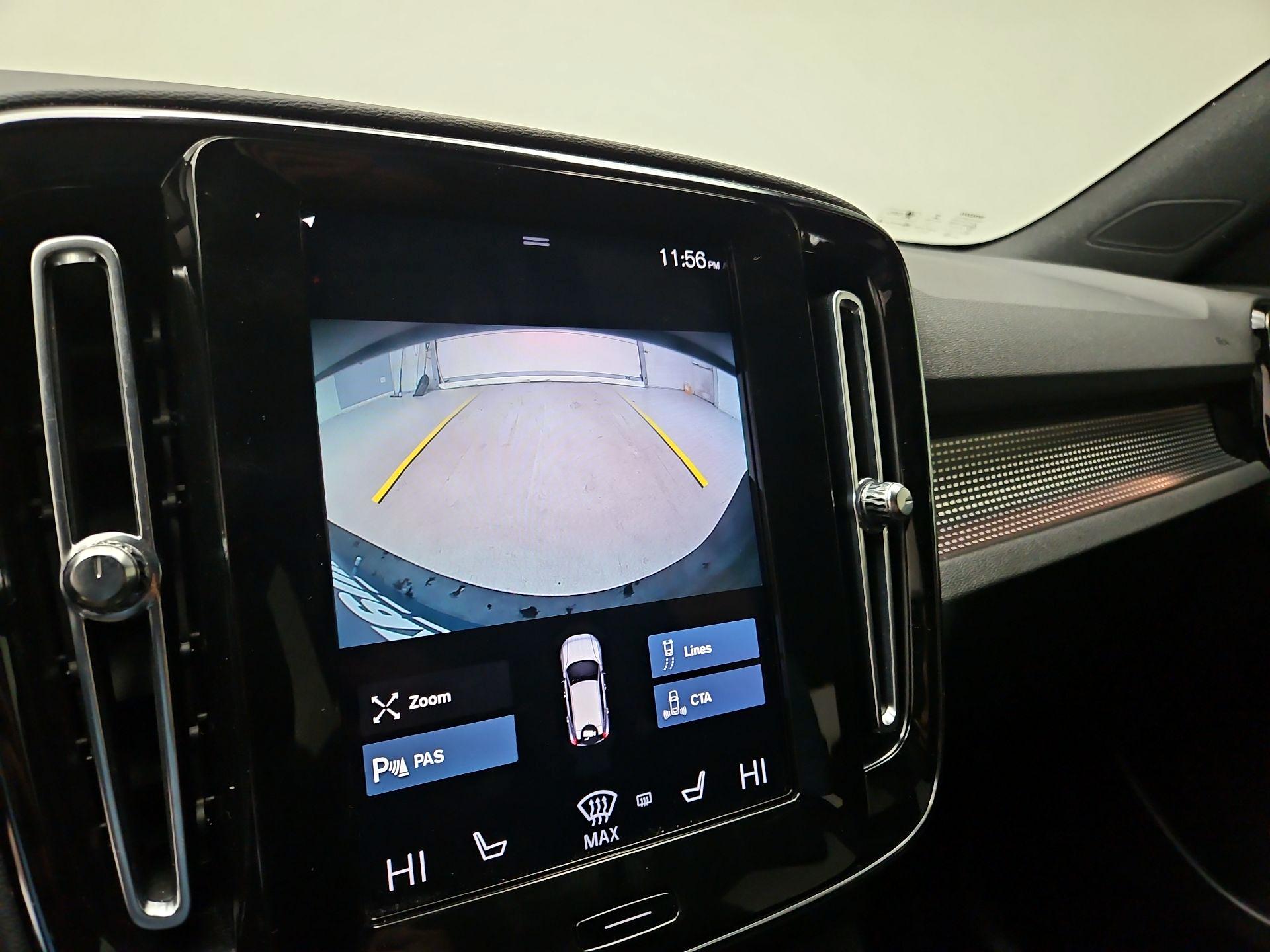 Thumbnail: 2021 Volvo XC40 - 15