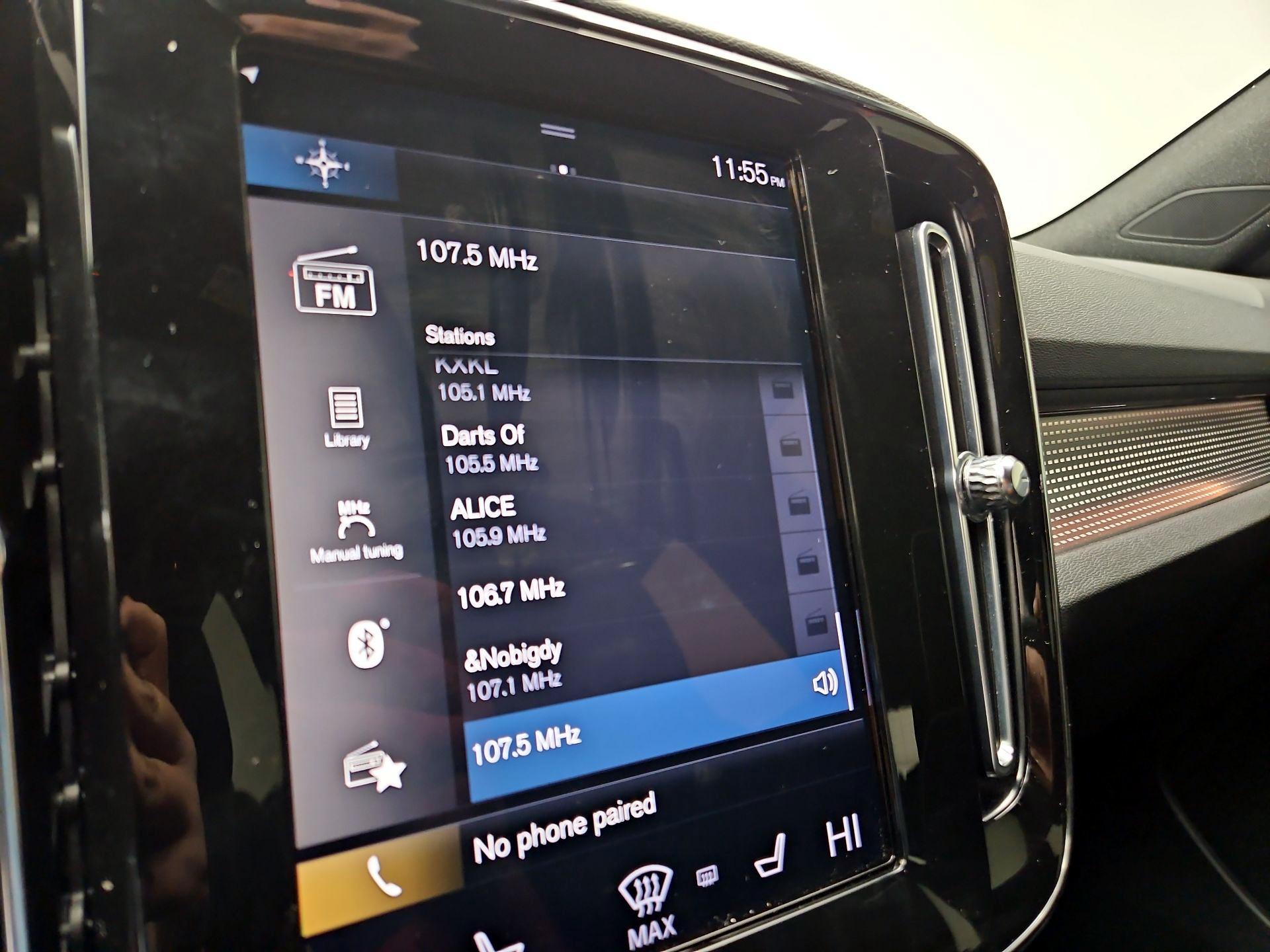 Thumbnail: 2021 Volvo XC40 - 16