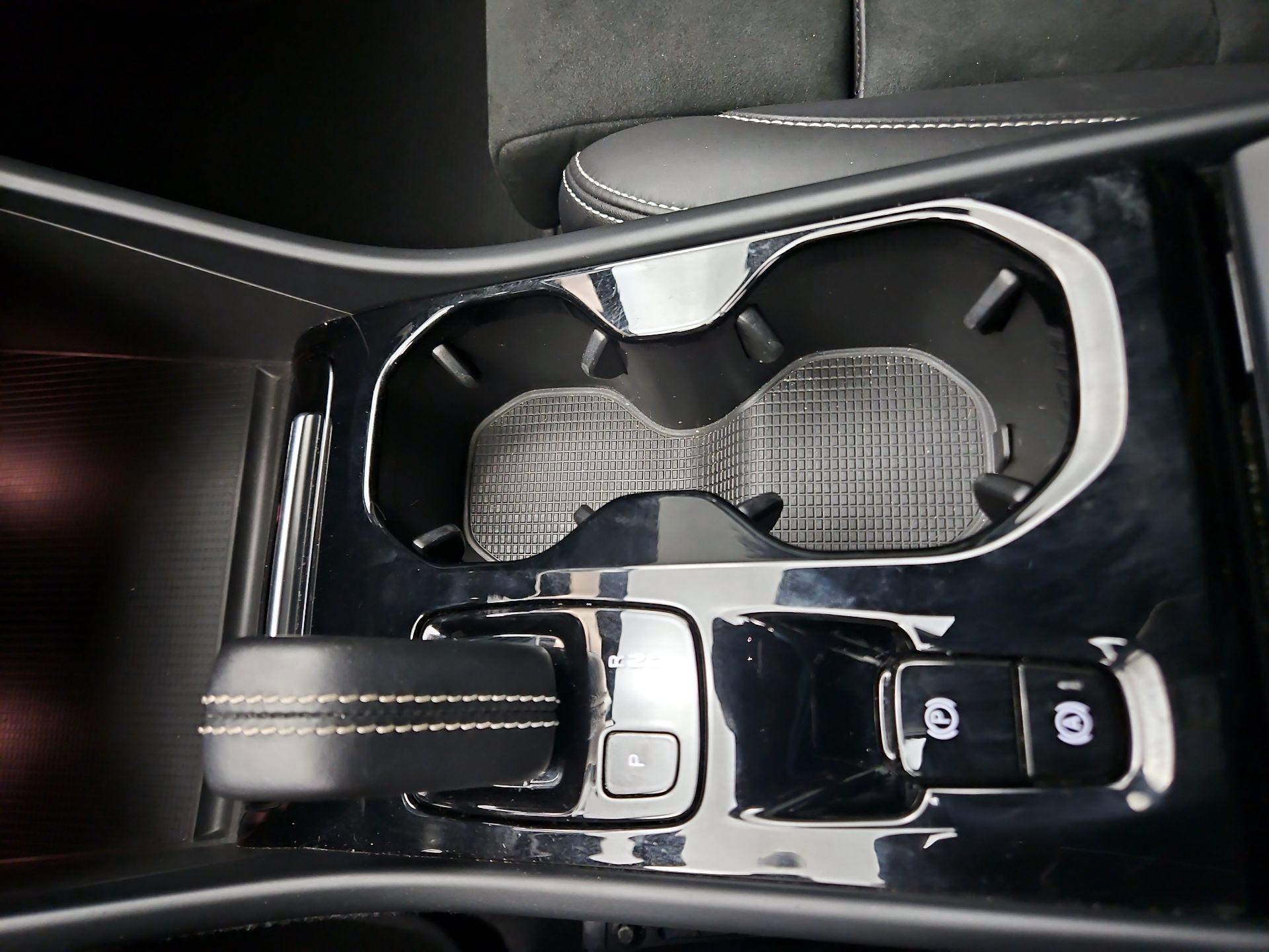 Thumbnail: 2021 Volvo XC40 - 18