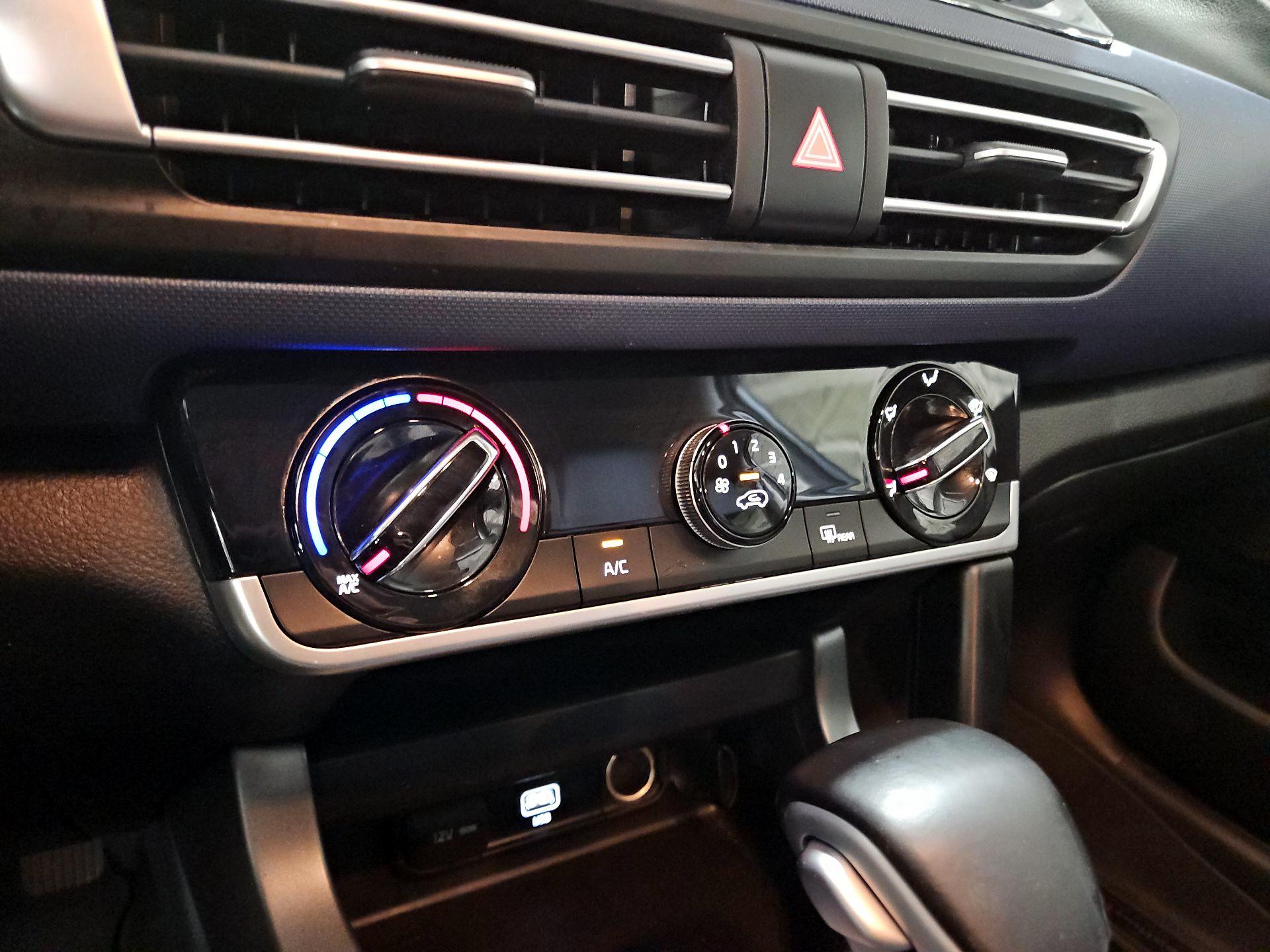 Thumbnail: 2021 Kia Seltos - 16