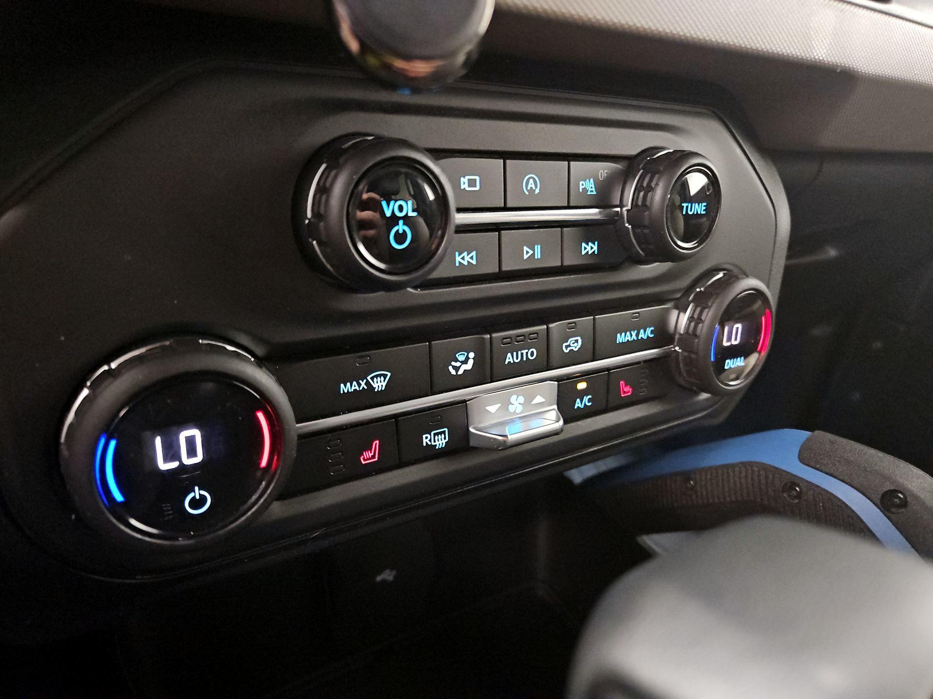 Thumbnail: 2023 Ford Bronco - 17