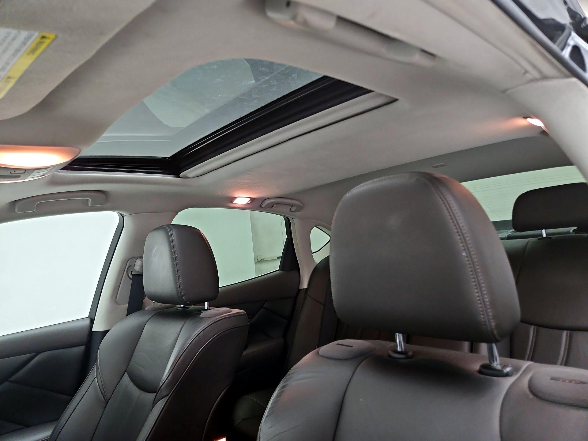 Thumbnail: 2015 INFINITI Q70 - 19