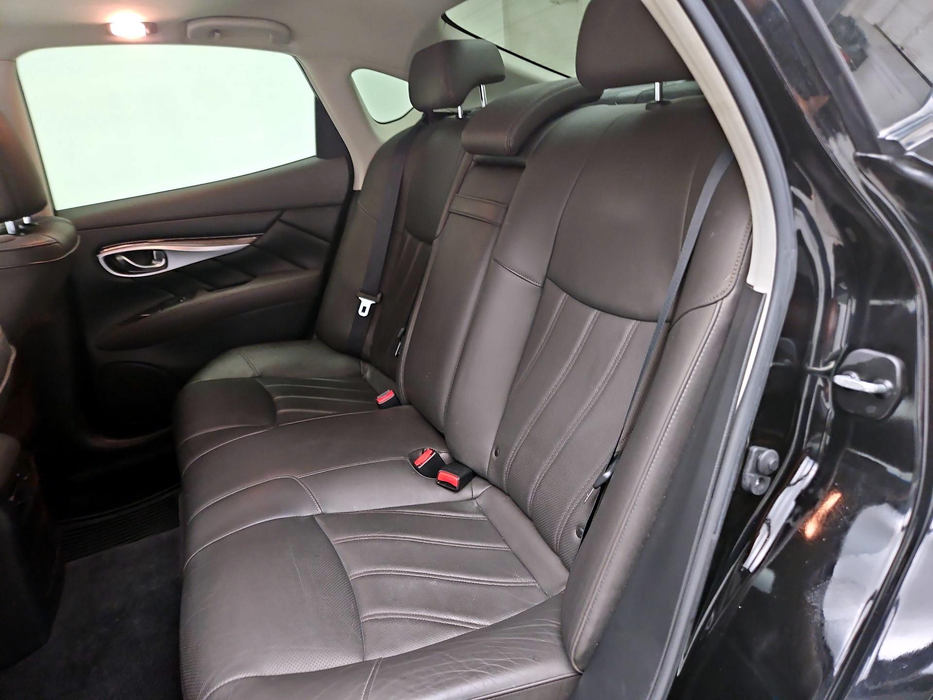 Thumbnail: 2015 INFINITI Q70 - 20