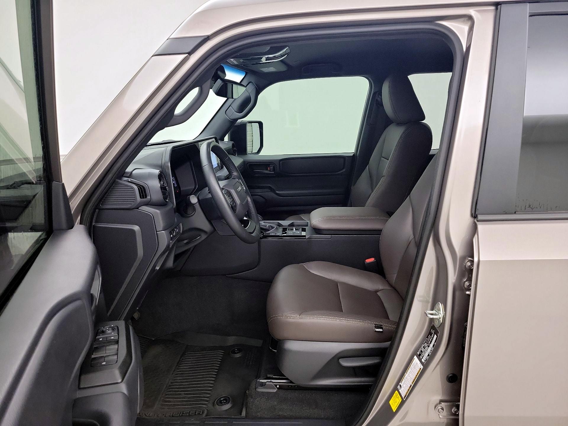 Thumbnail: 2025 Toyota Land Cruiser - 11