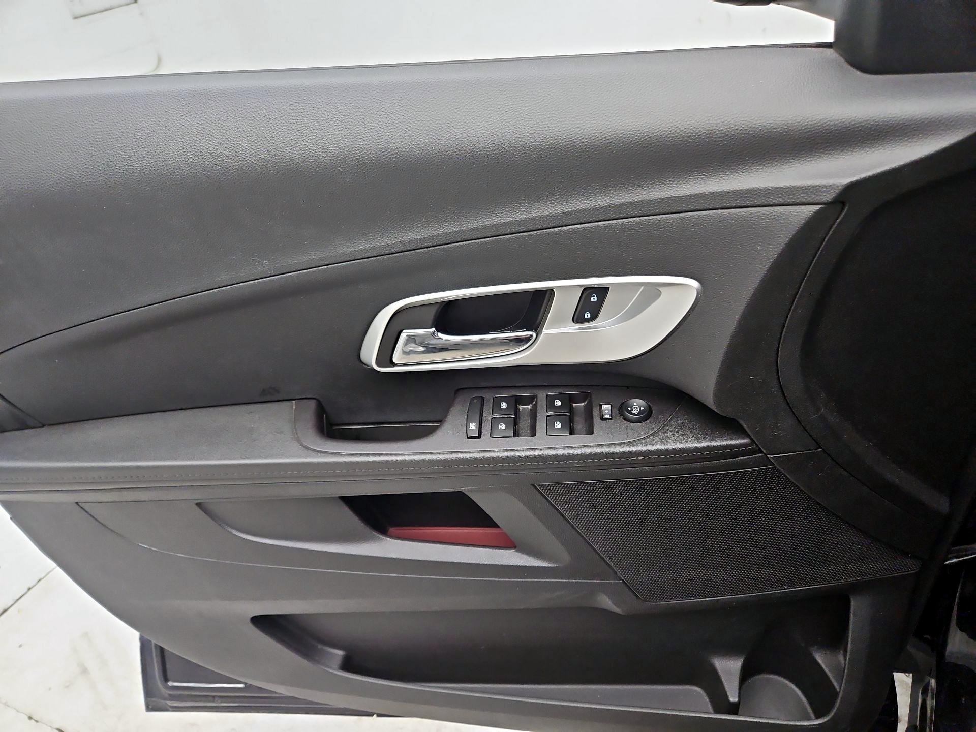 Thumbnail: 2017 Chevrolet Equinox - 12