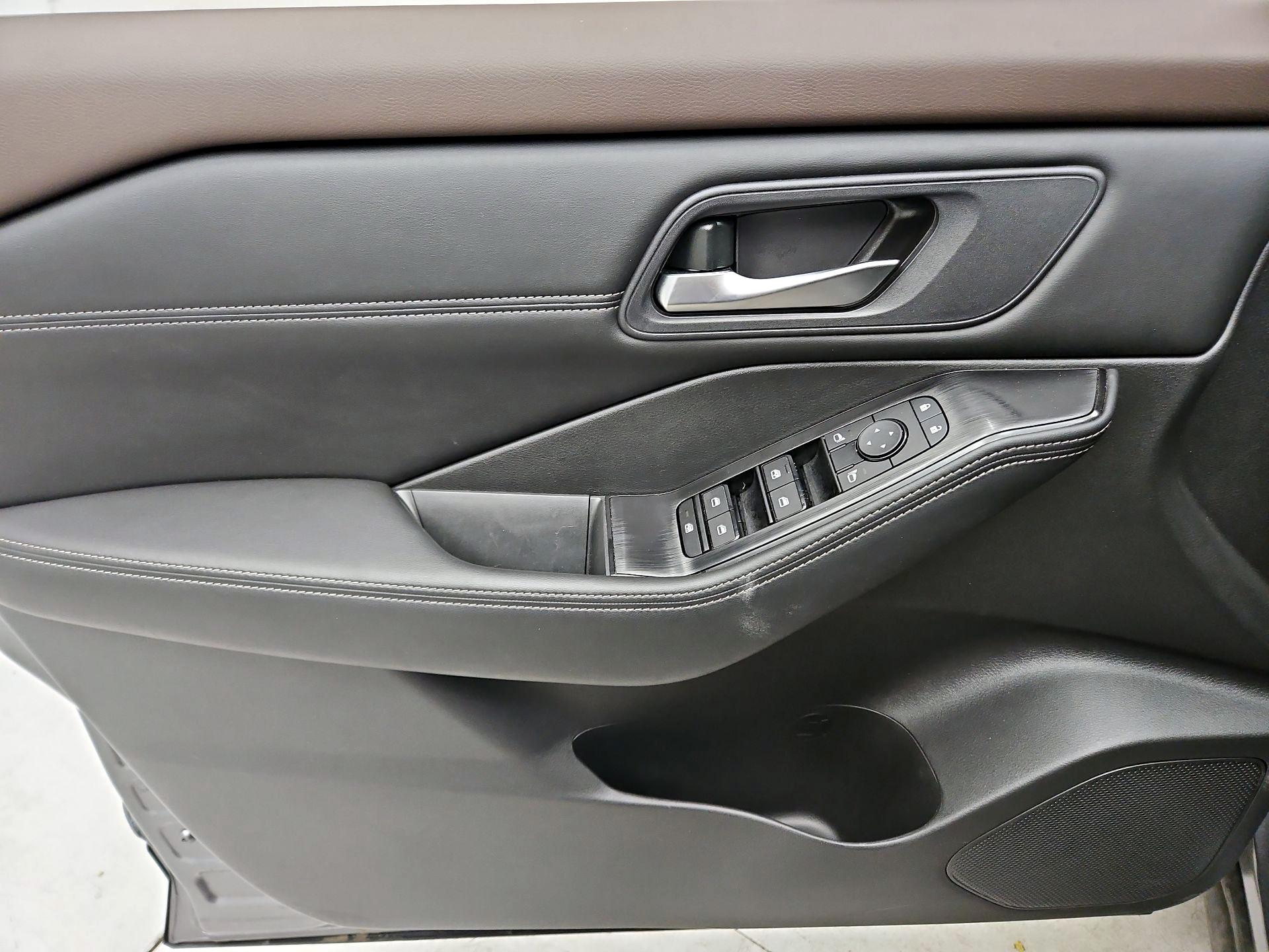 Thumbnail: 2023 Nissan Rogue - 12