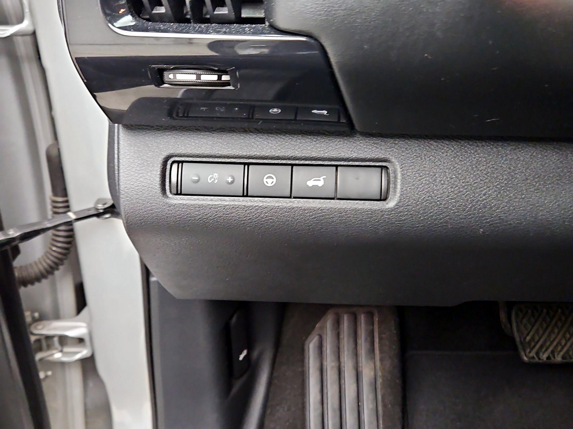 Thumbnail: 2022 Nissan Pathfinder - 13