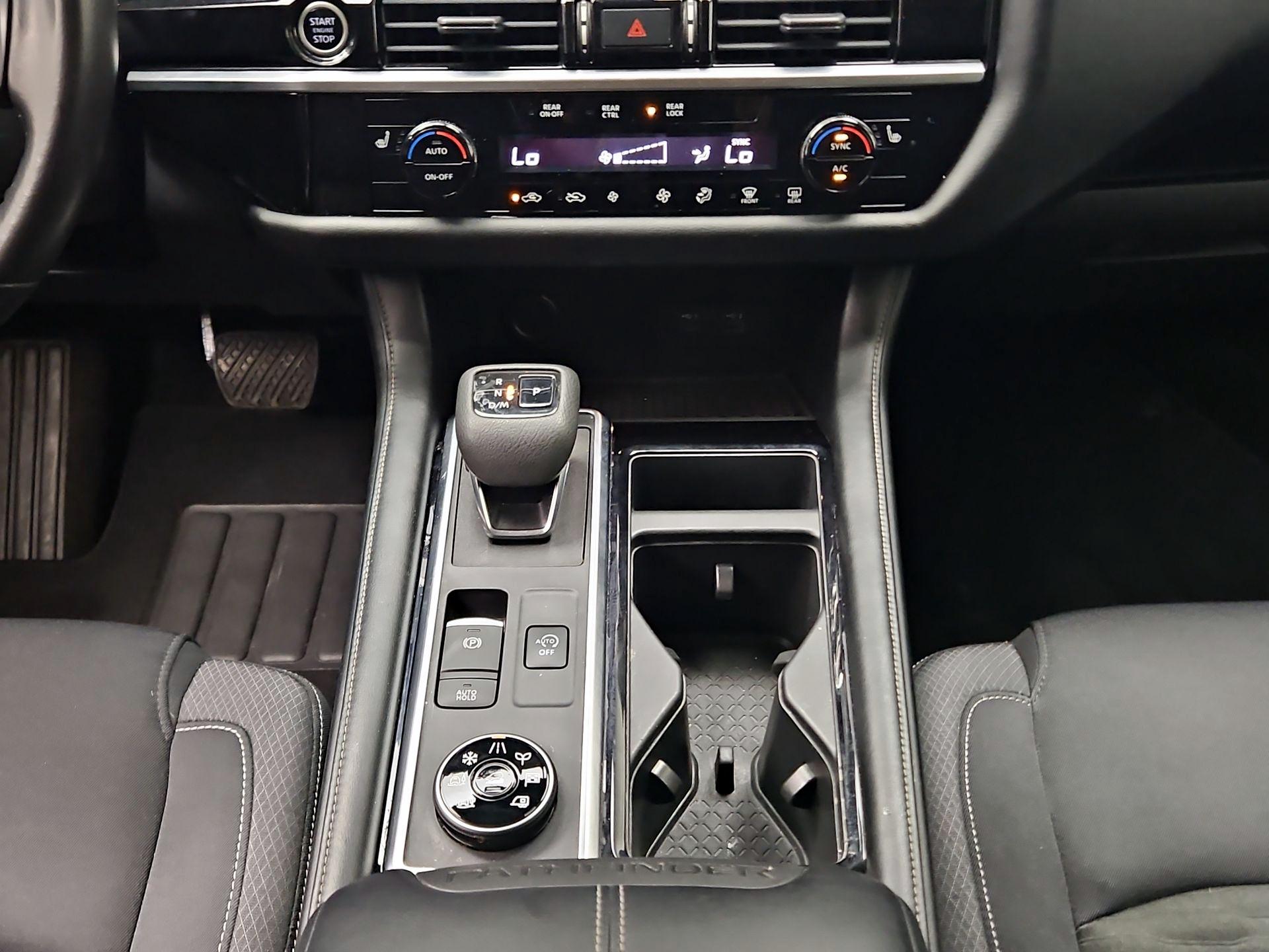 Thumbnail: 2022 Nissan Pathfinder - 17