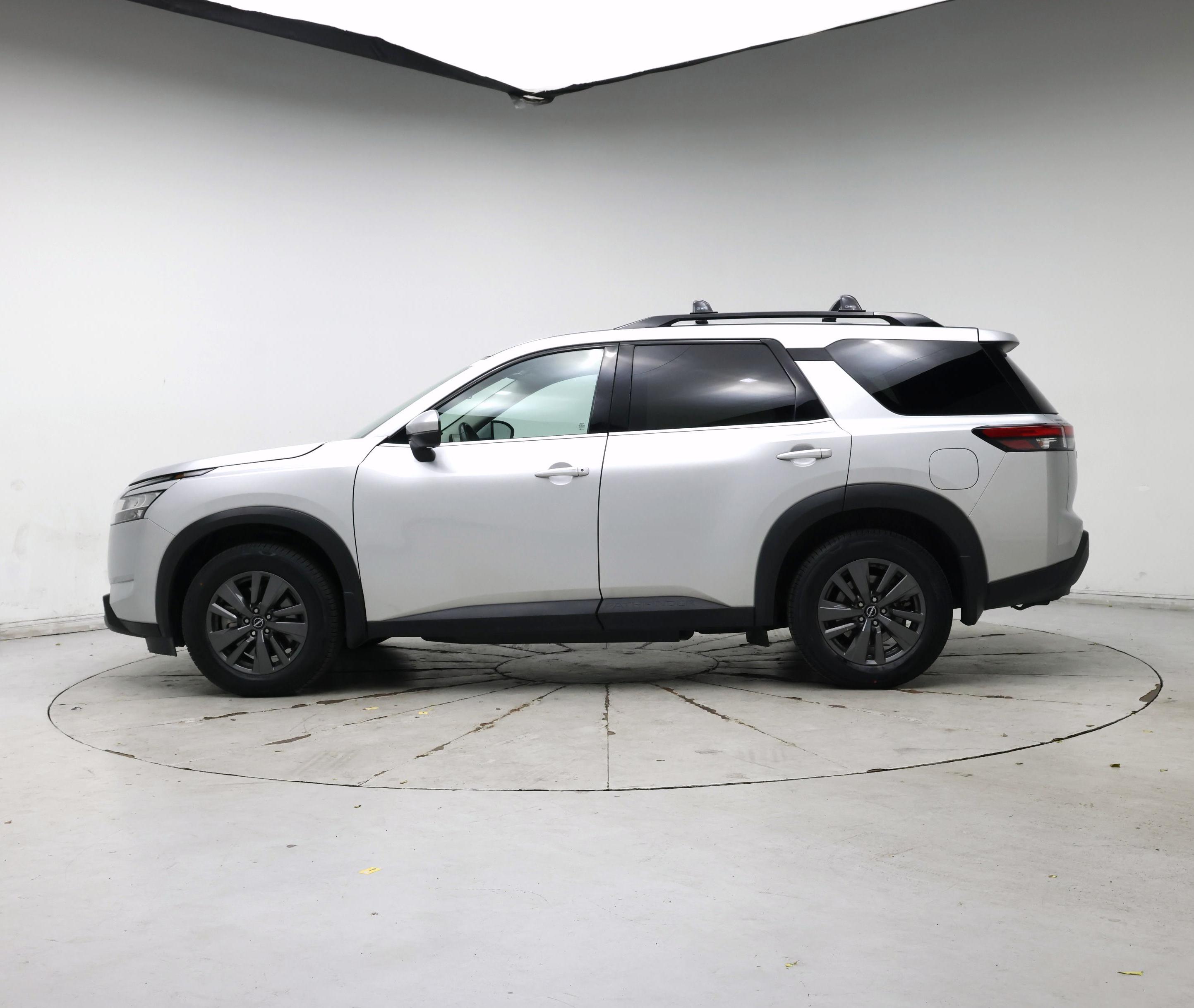 Thumbnail: 2022 Nissan Pathfinder - 3