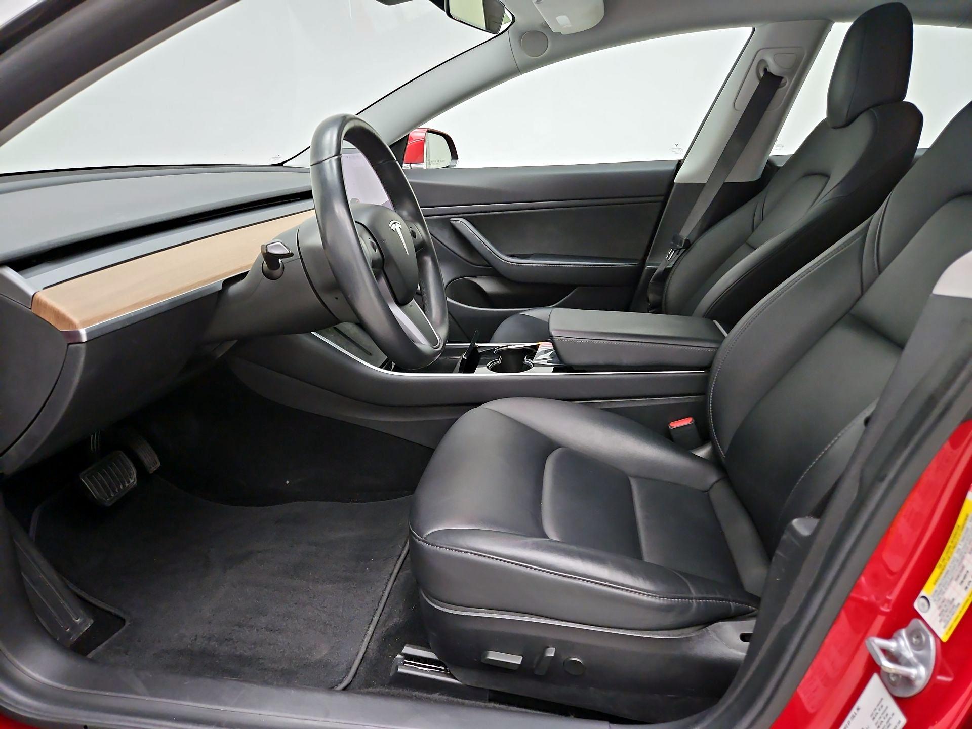 Thumbnail: 2019 Tesla Model 3 - 11