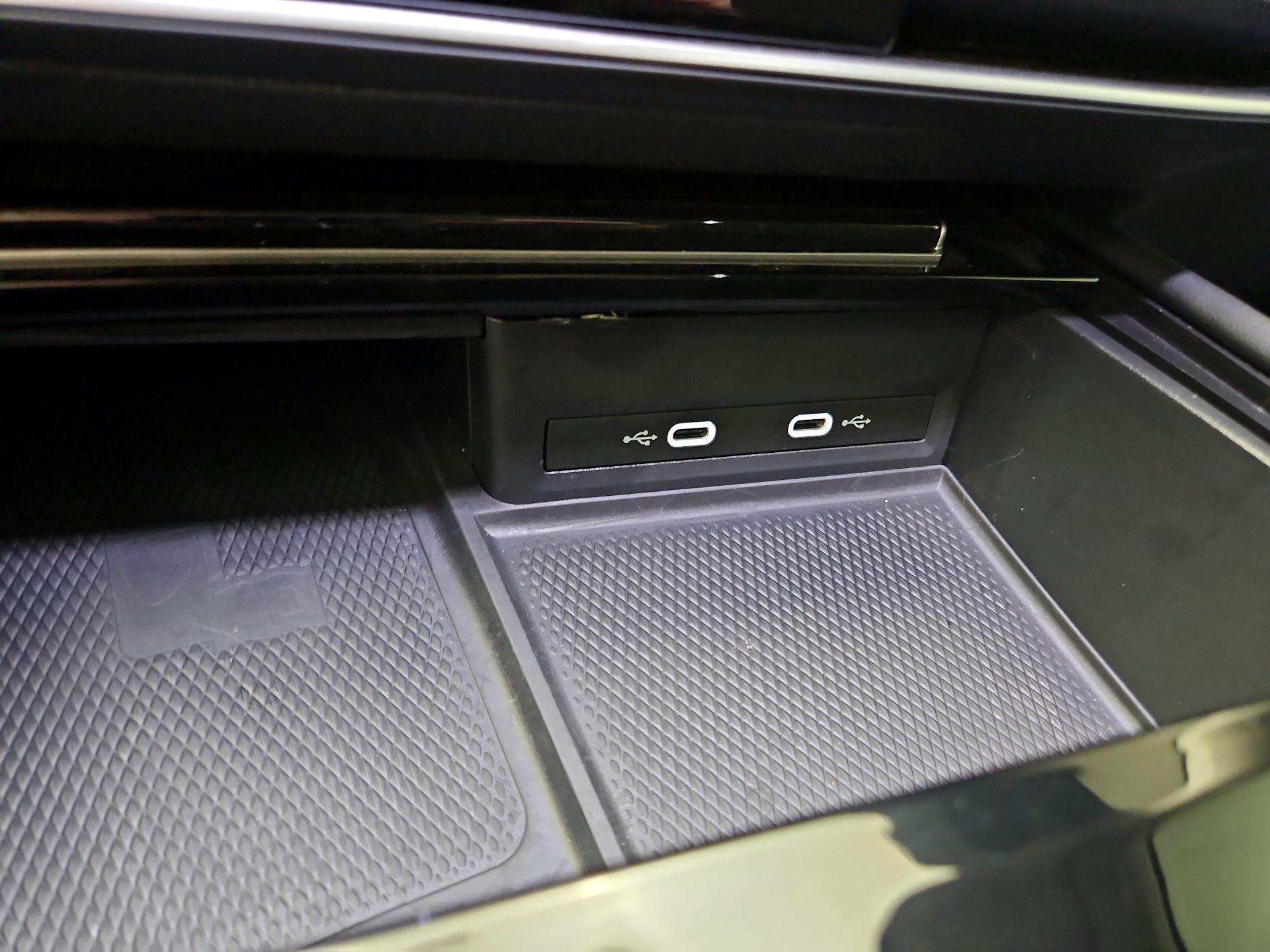 Thumbnail: 2024 Volkswagen Atlas - 17