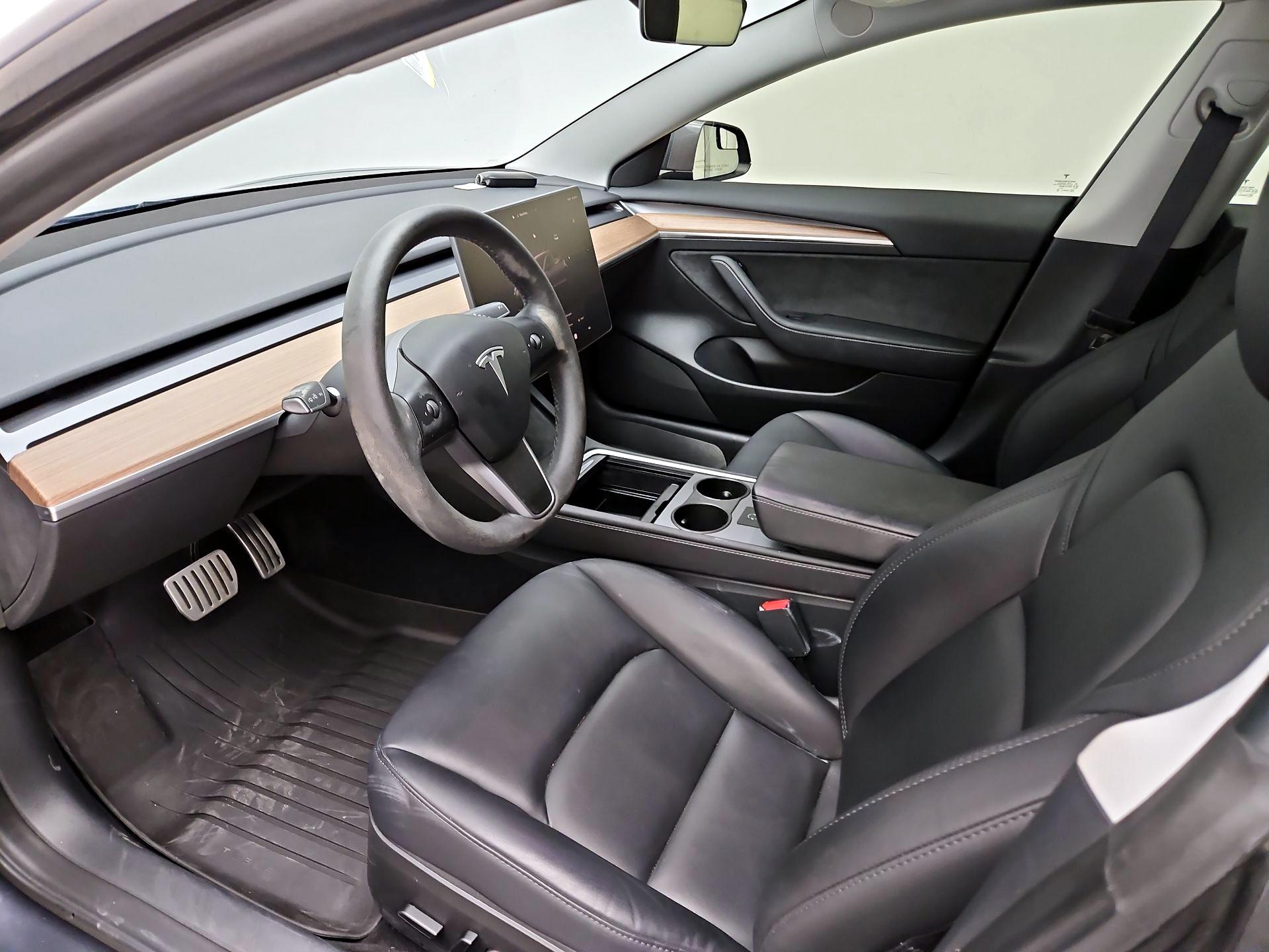 Thumbnail: 2023 Tesla Model 3 - 11