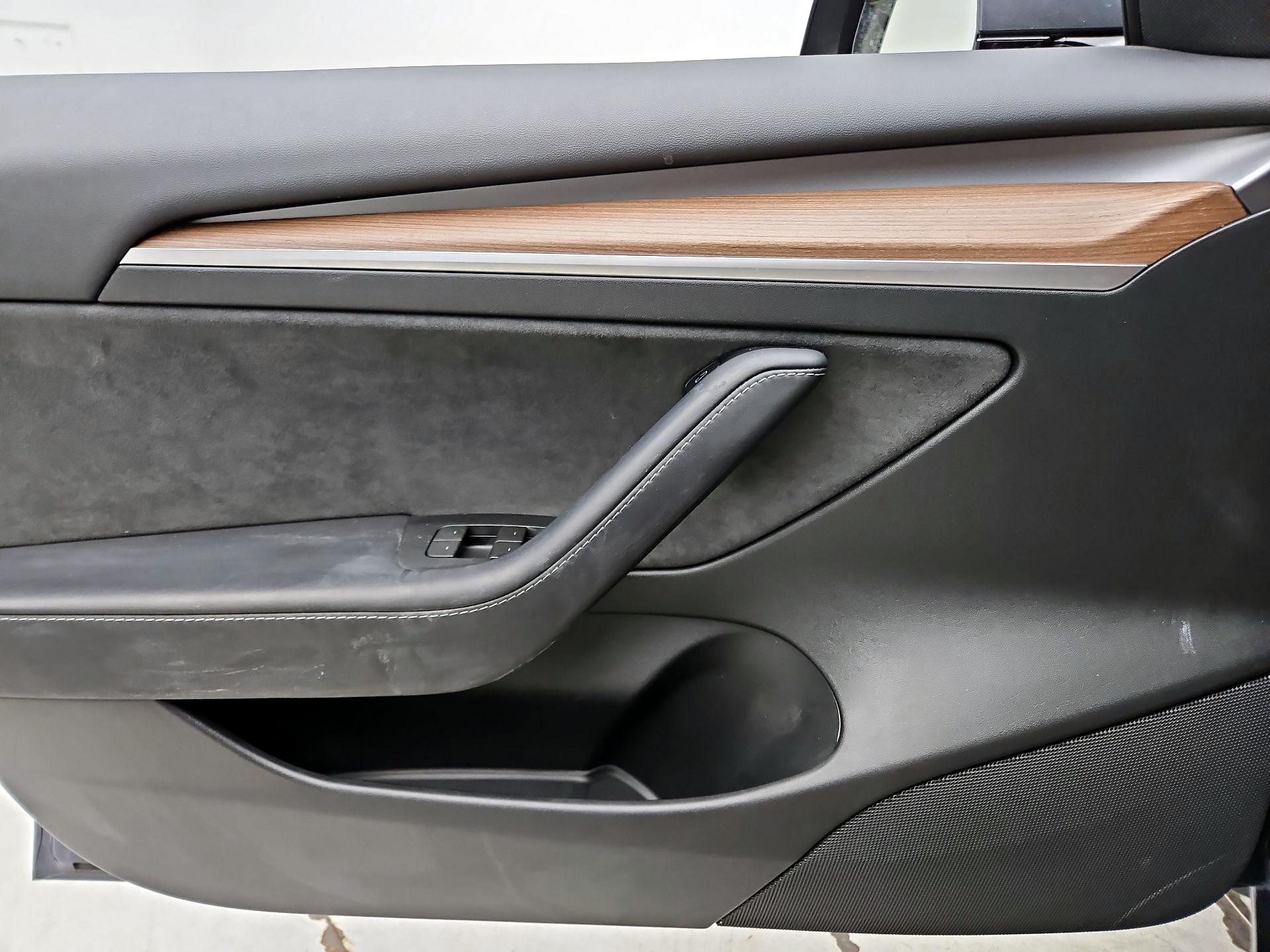 Thumbnail: 2023 Tesla Model 3 - 12