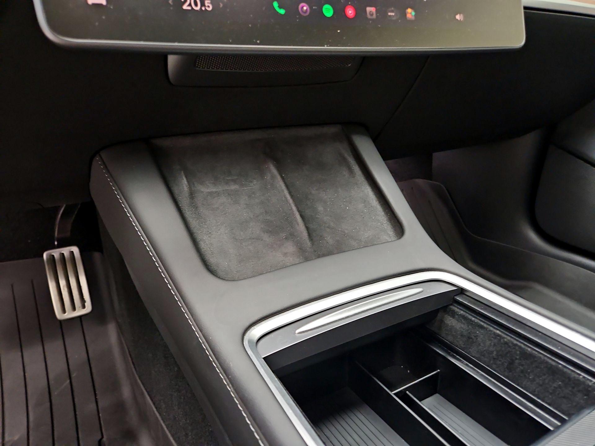 Thumbnail: 2023 Tesla Model 3 - 17