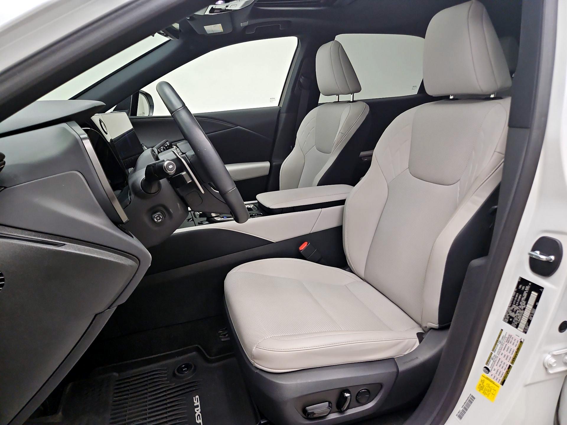 Thumbnail: 2023 Lexus RX - 9