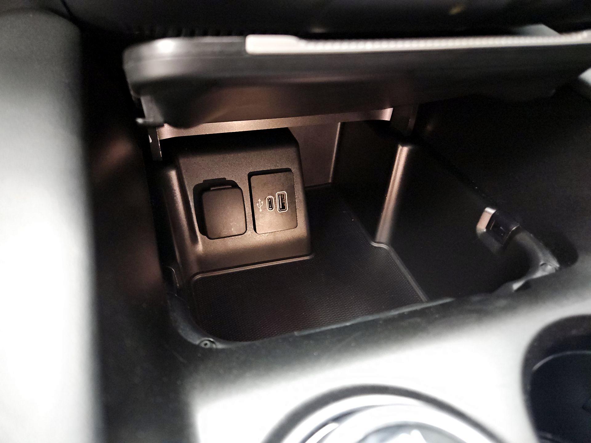 Thumbnail: 2025 Ford Explorer - 18